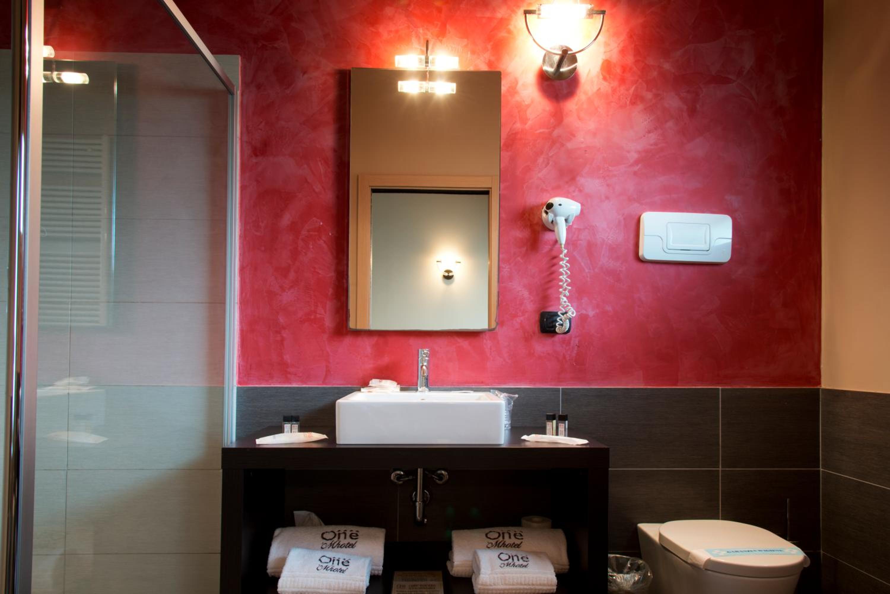 Double Room - Photo 8