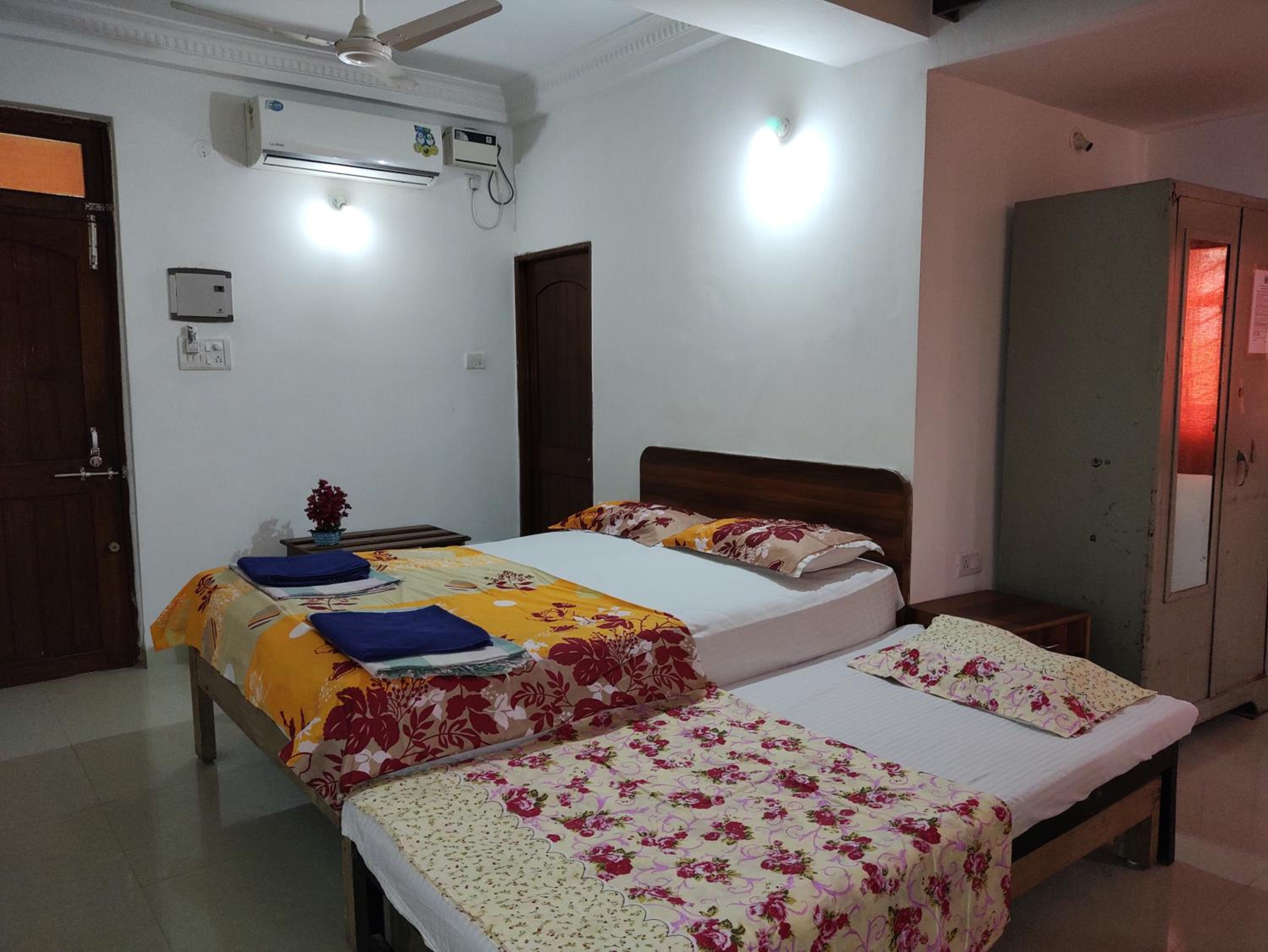Deluxe Quadruple Room - Photo 9