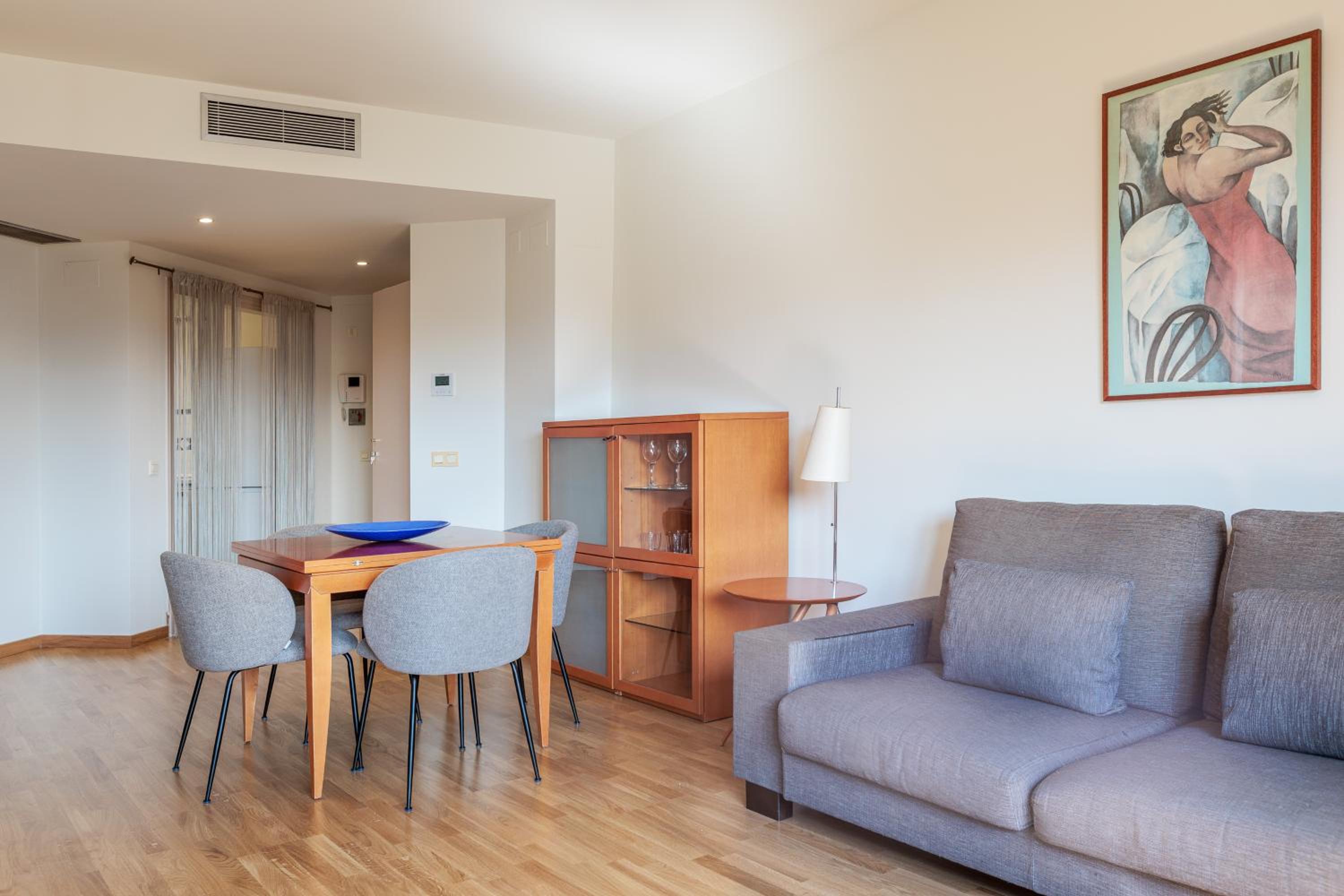 One-Bedroom Apartment photo 3