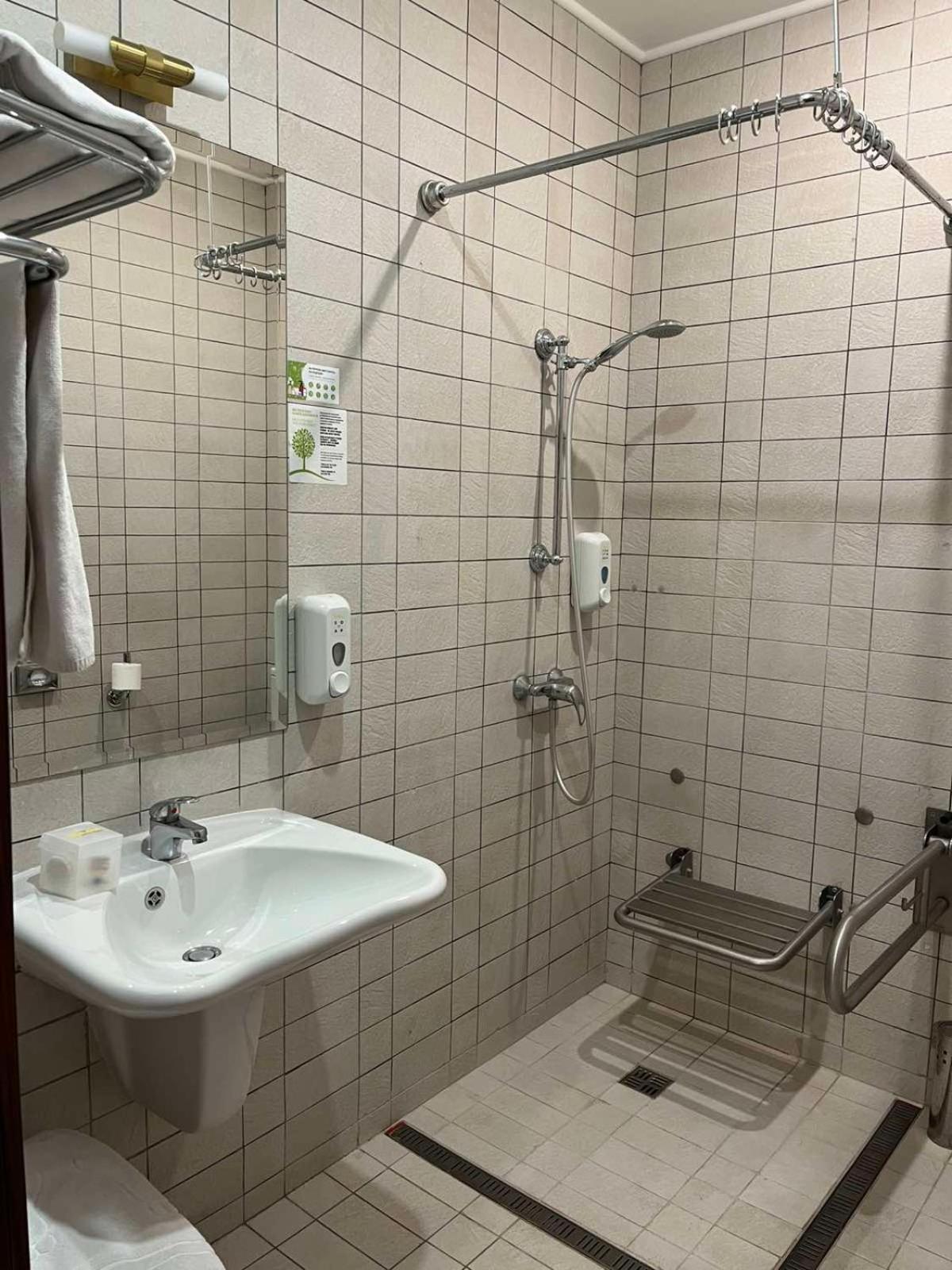 Twin Room - Disability Access