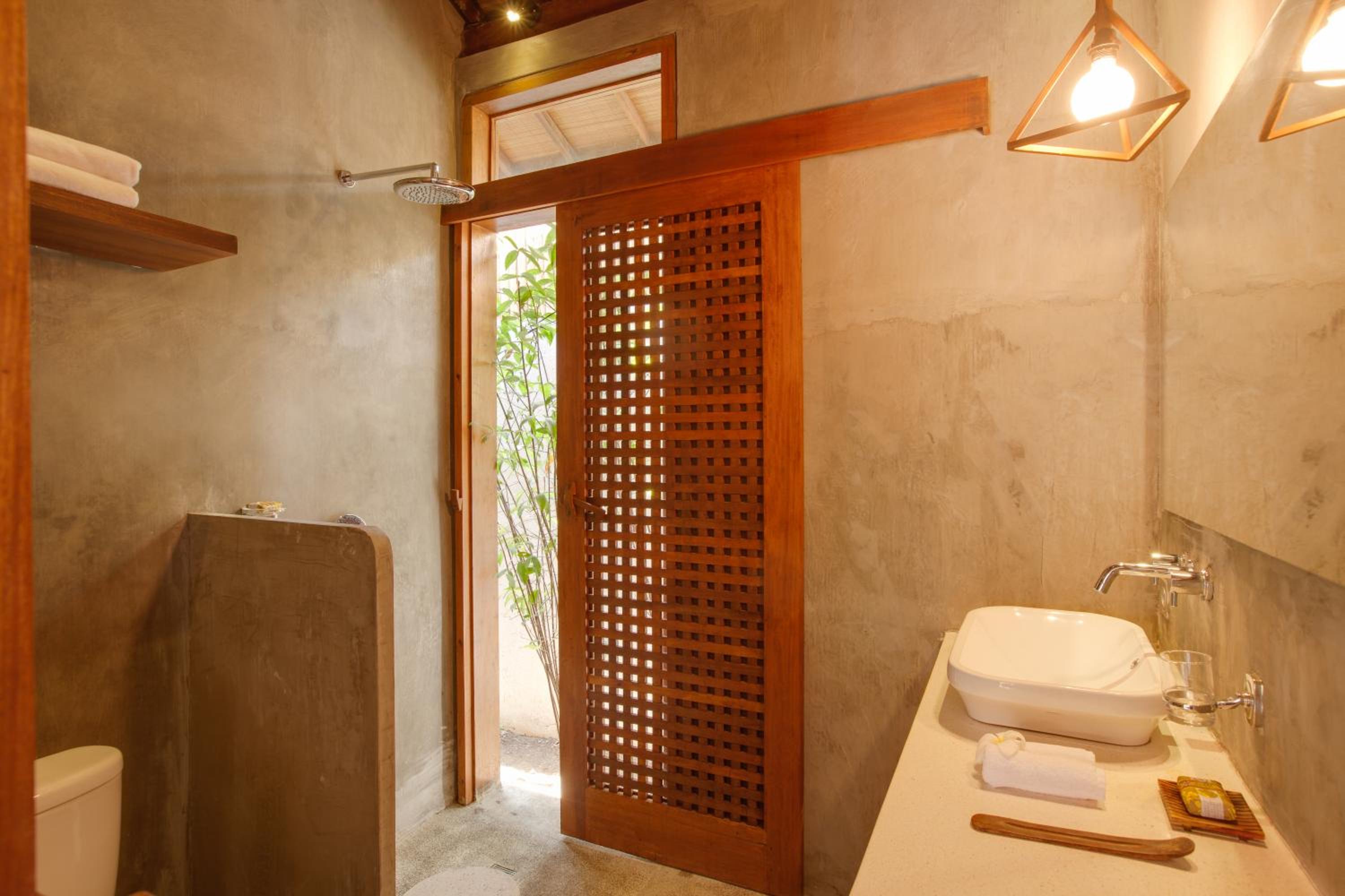 Deluxe Double Room With Pool Access - Photo 8