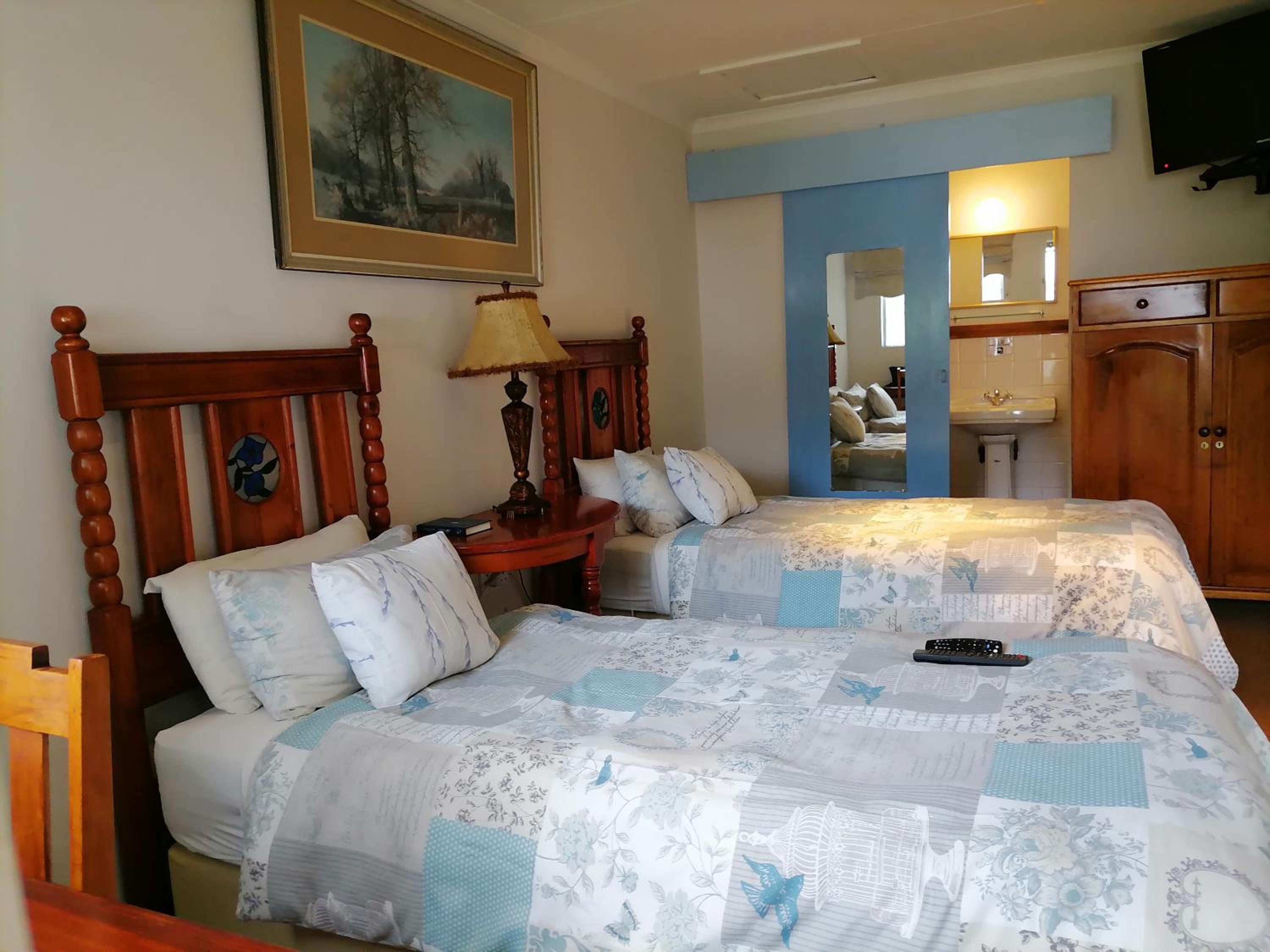 Standard Twin Room - Photo 2