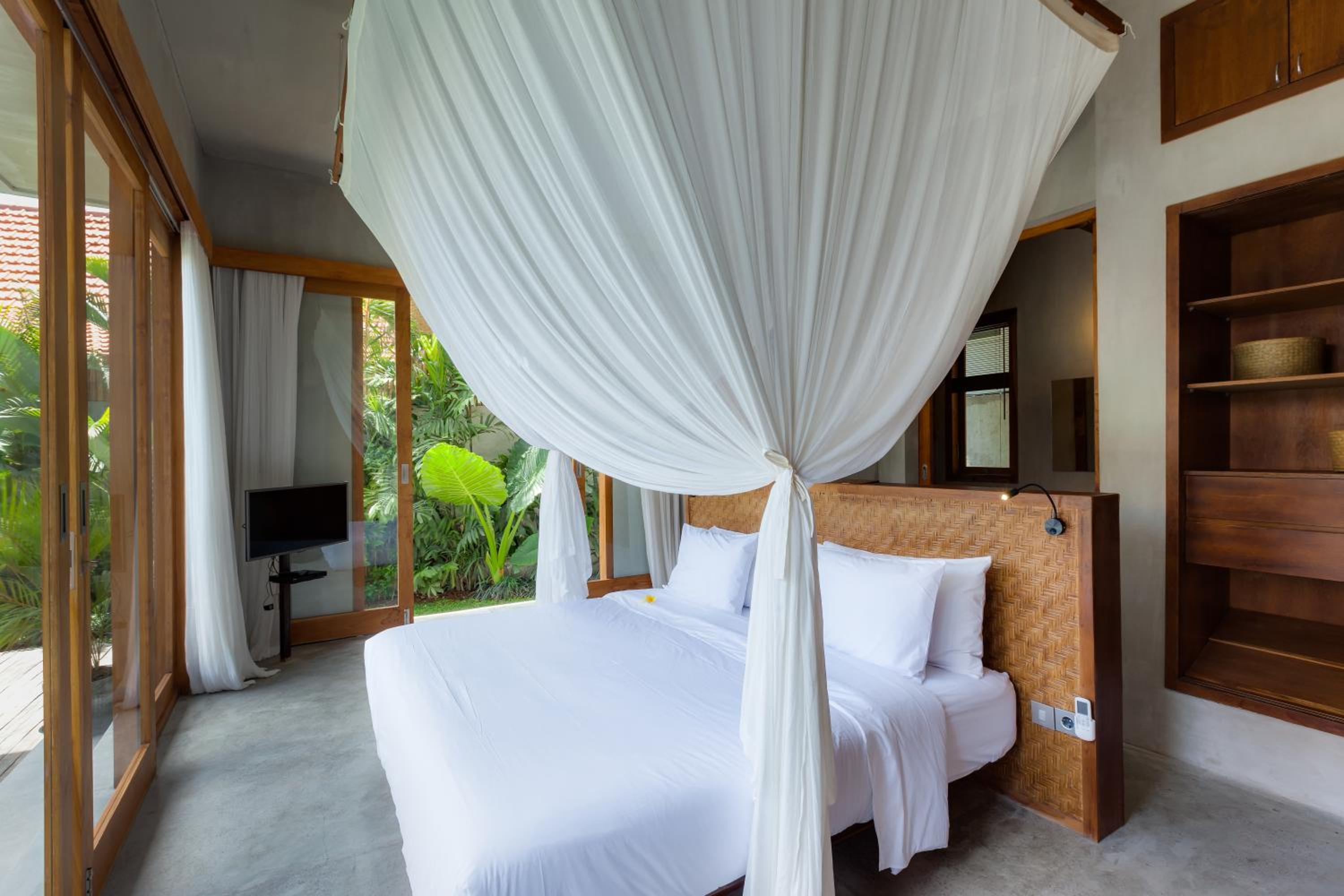 Executive Room with Bathtub - Photo 1