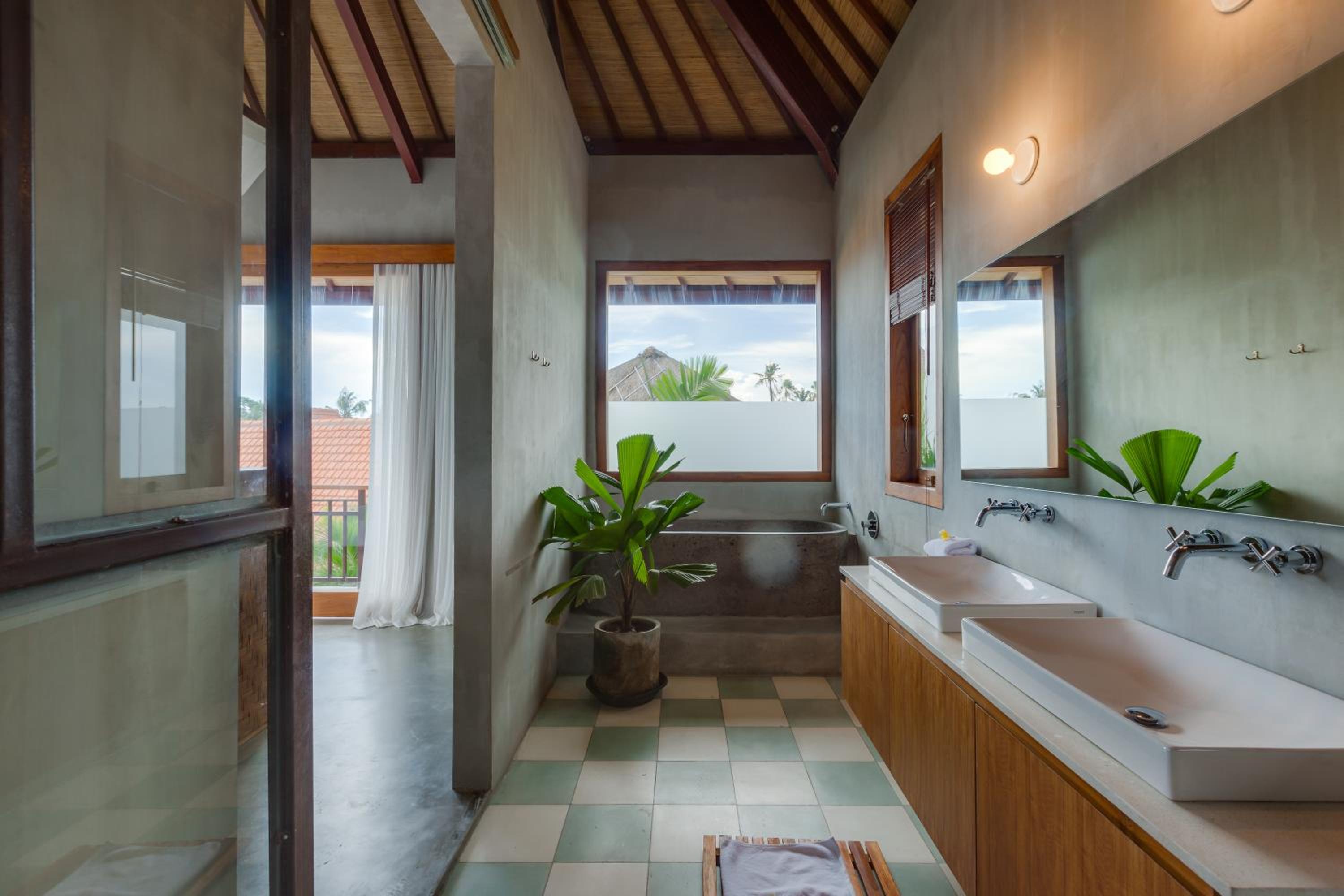 Executive Room with Bathtub - Photo 24