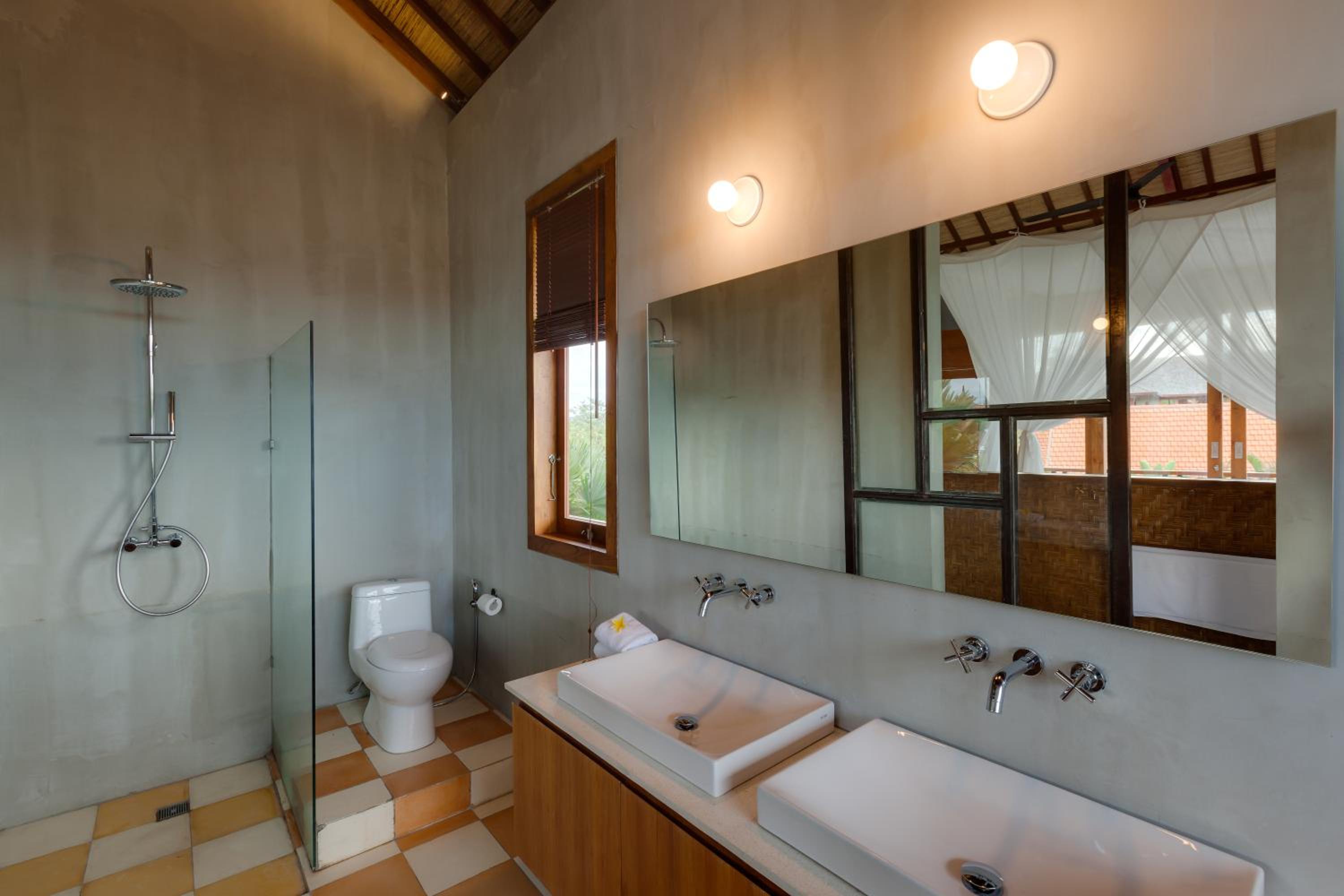 Executive Room with Bathtub - Photo 10
