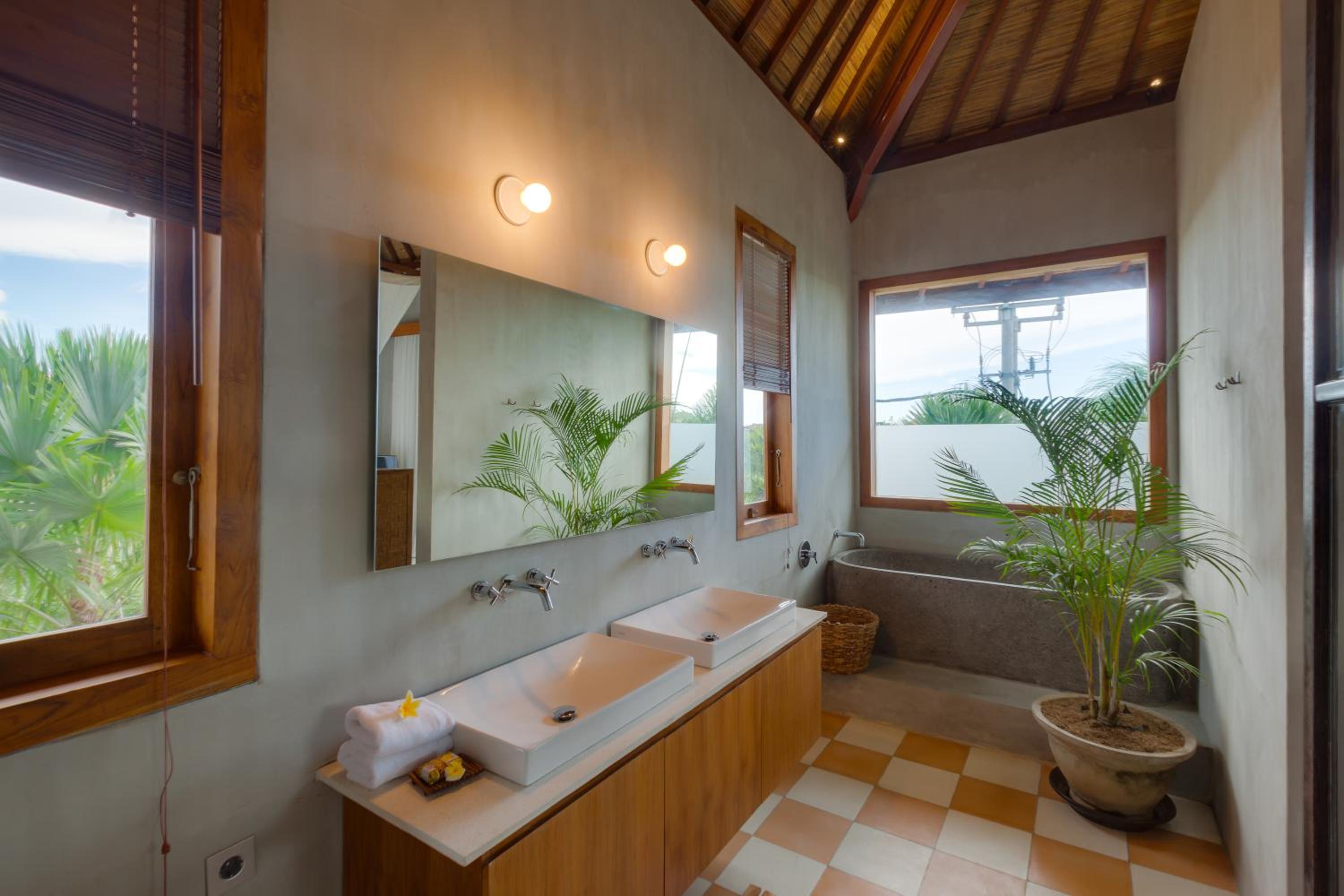 Executive Room with Bathtub - Photo 23