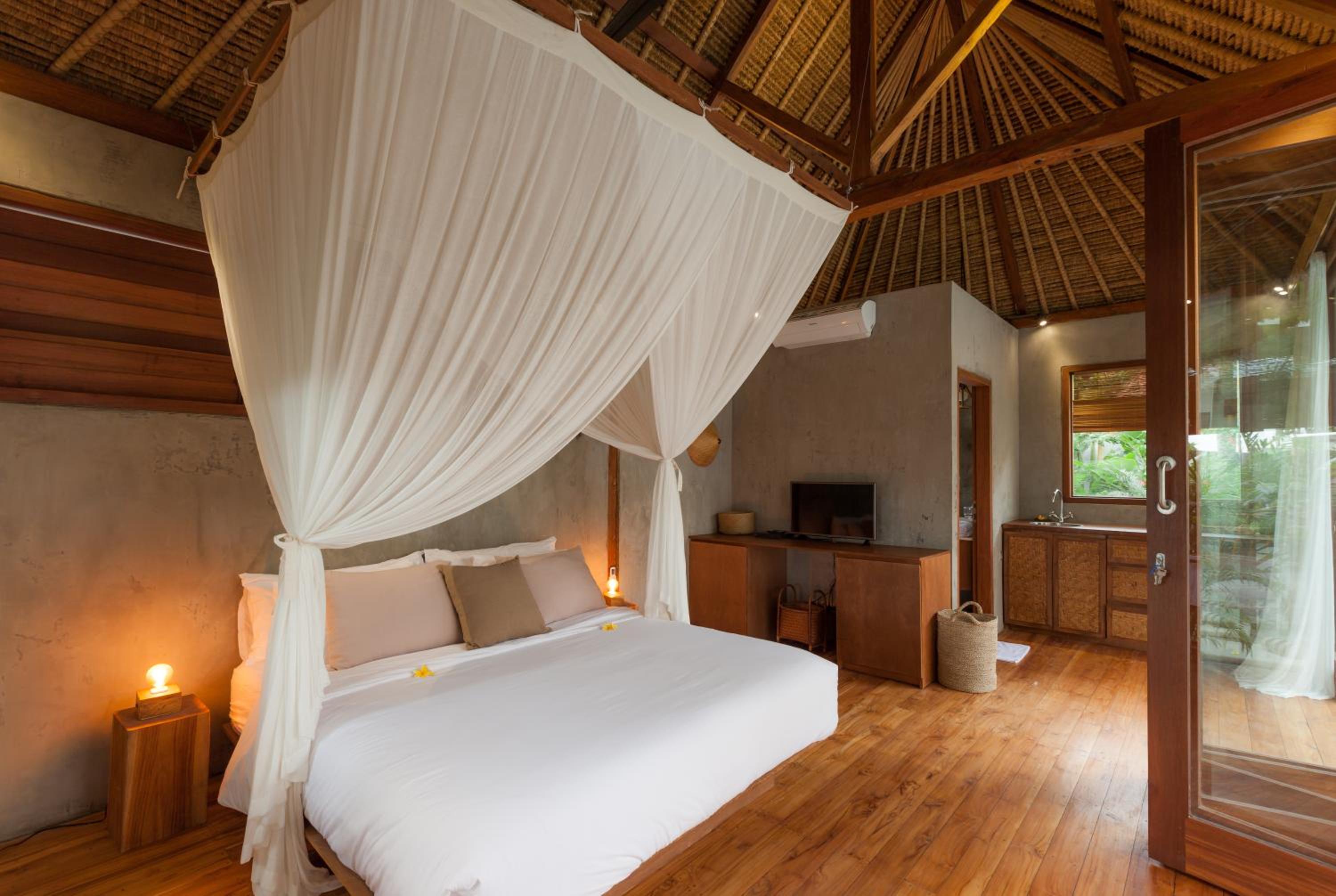 Executive Bungalow - Photo 1