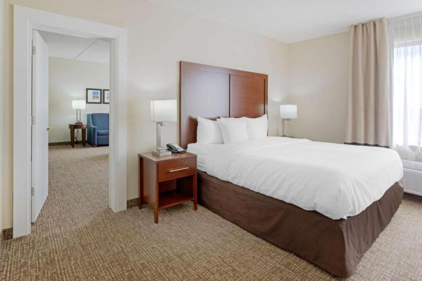 King Room - Accessible/Non-Smoking - Photo 2