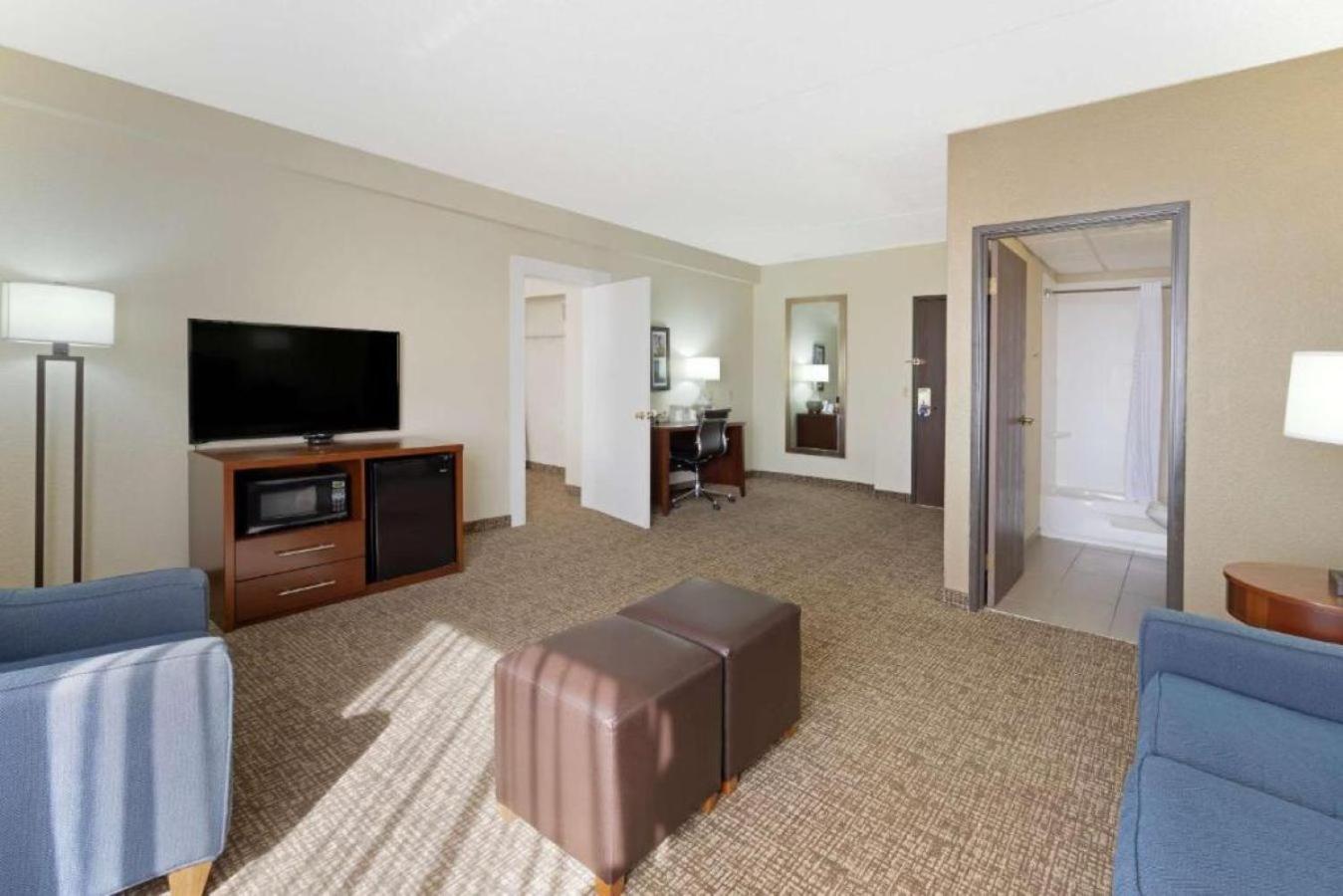 King Room - Accessible/Non-Smoking - Photo 3