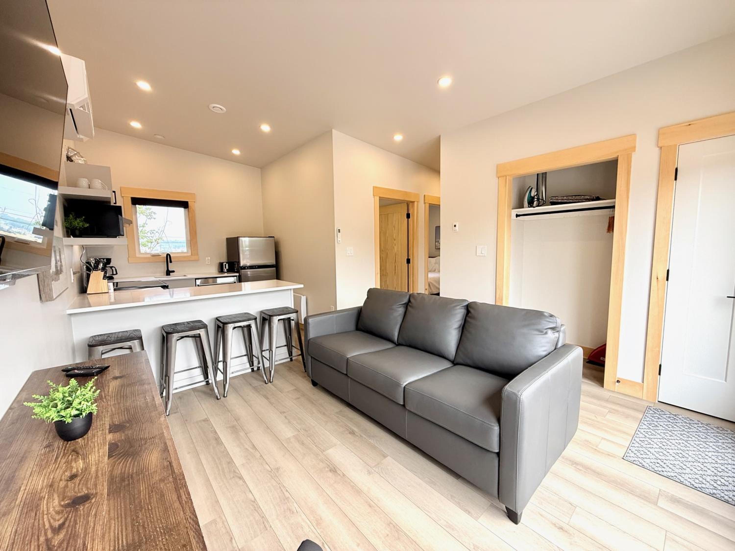 Two-Bedroom Cottage - Photo 14