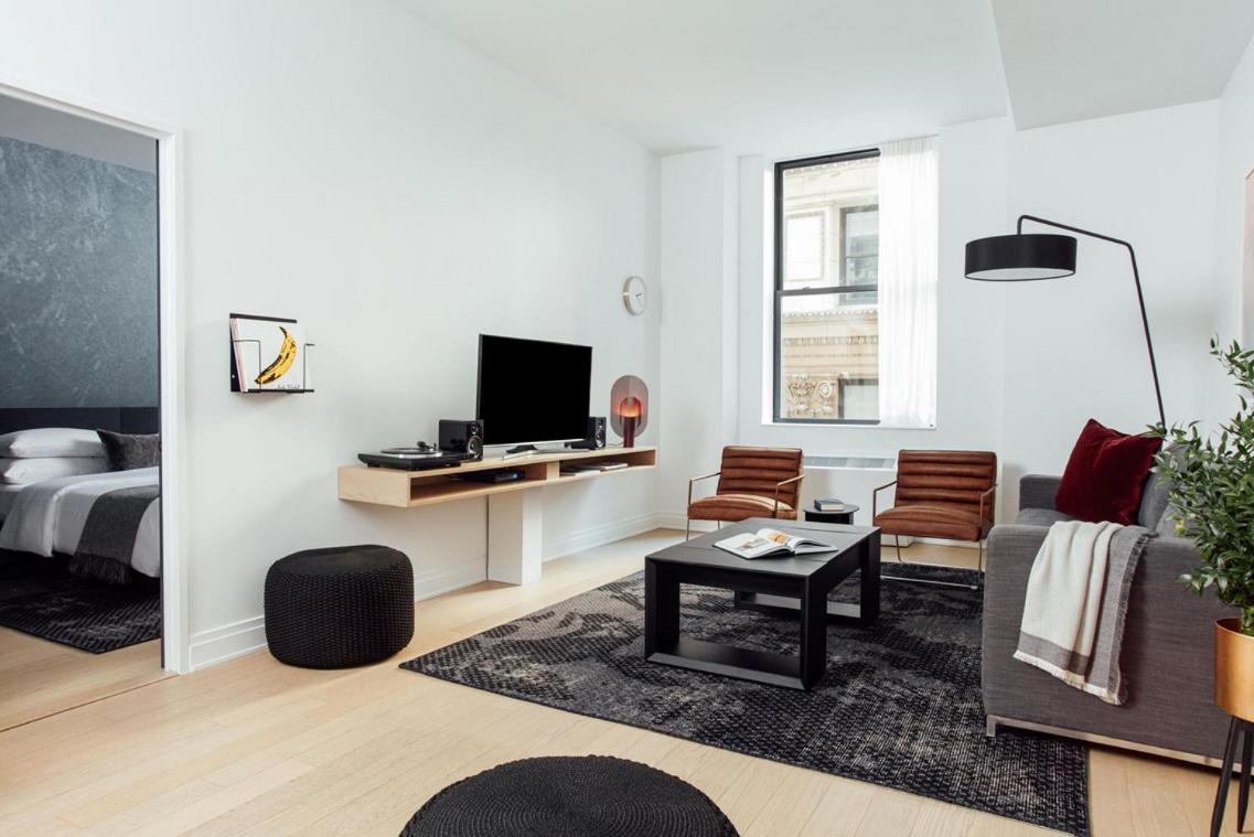 One Bedroom, King (24/7 Front Desk) thumbnail 6