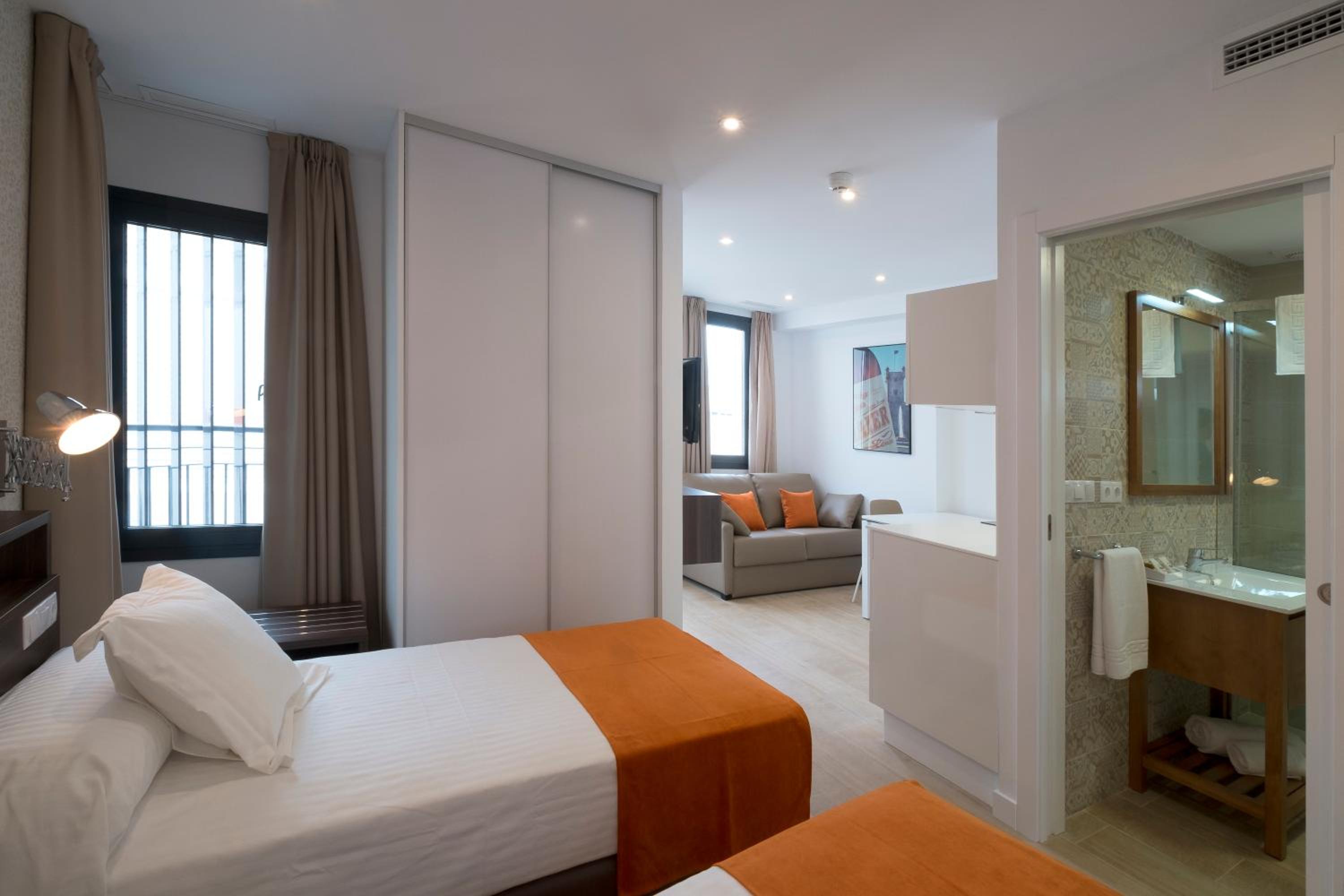 Penthouse Apartment with Terrace photo 2