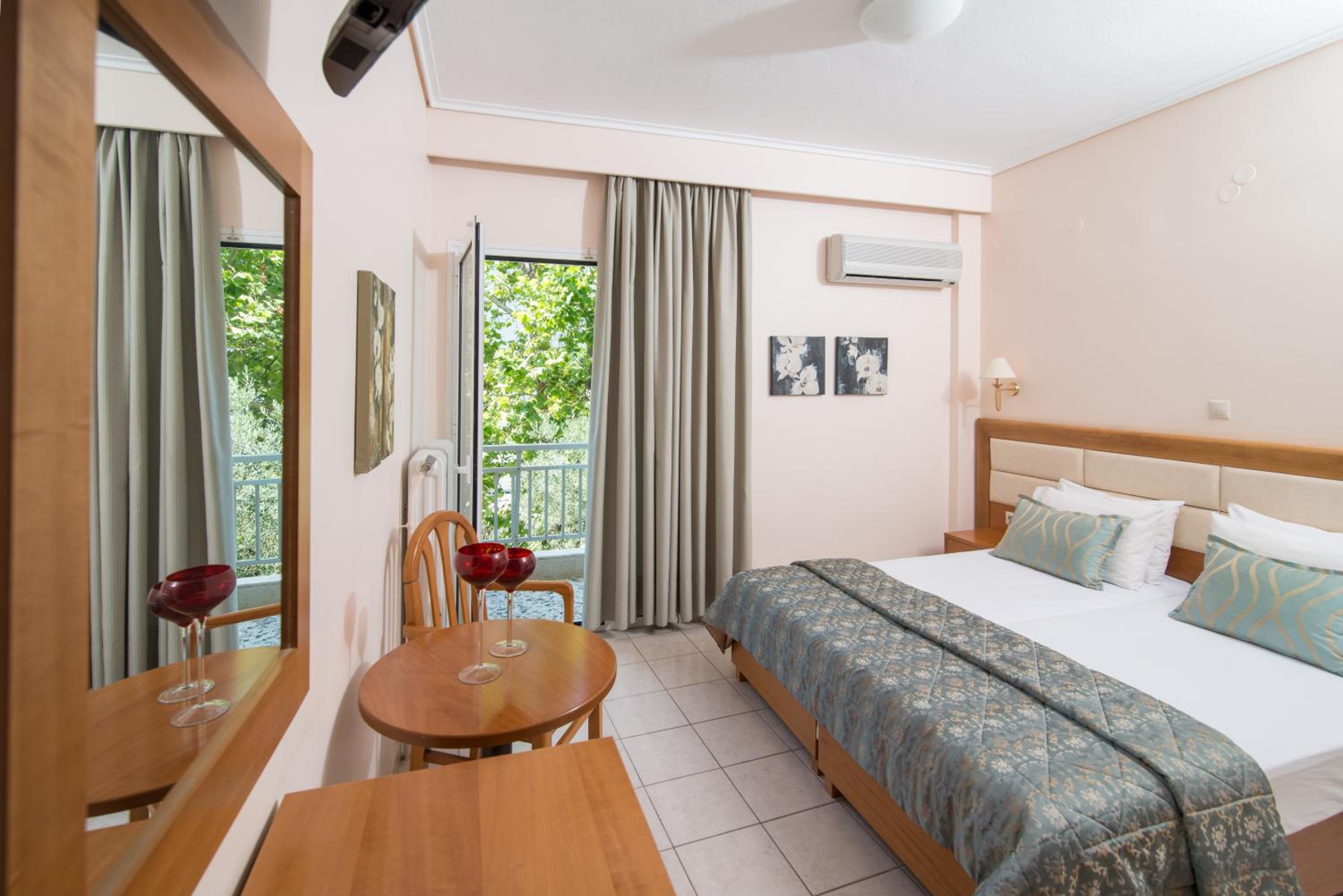 Economy Double or Twin Room photo 2