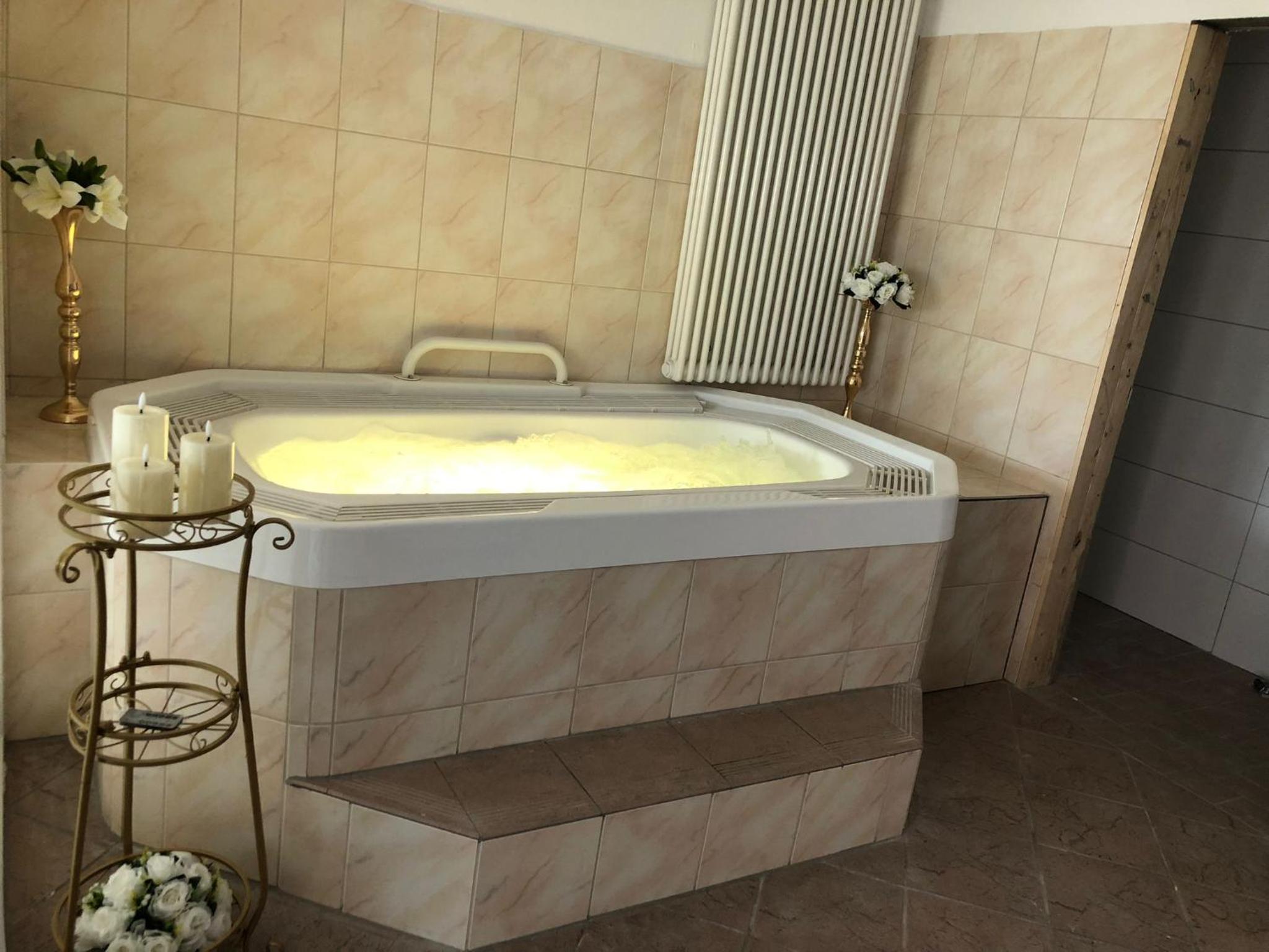 Suite with Hot Tub