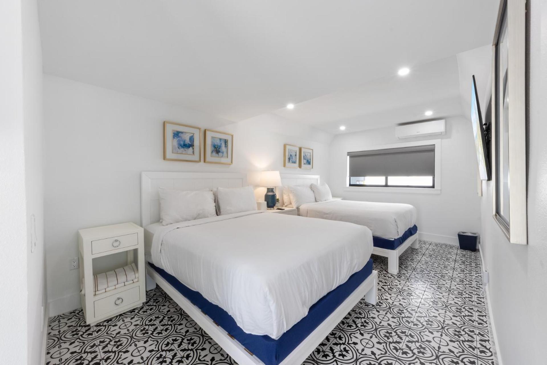 Deluxe Queen Room