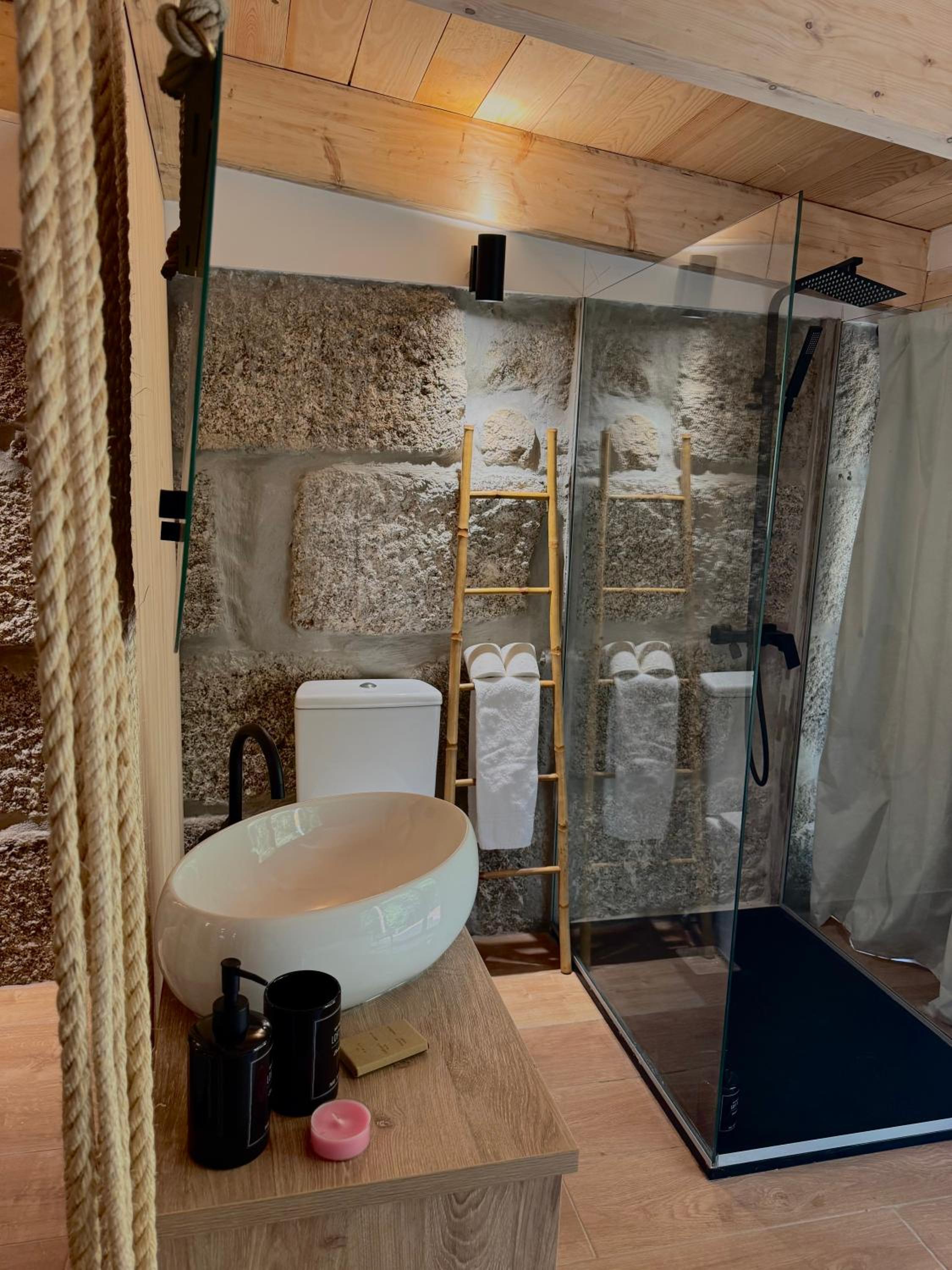One-Bedroom House - Photo 10