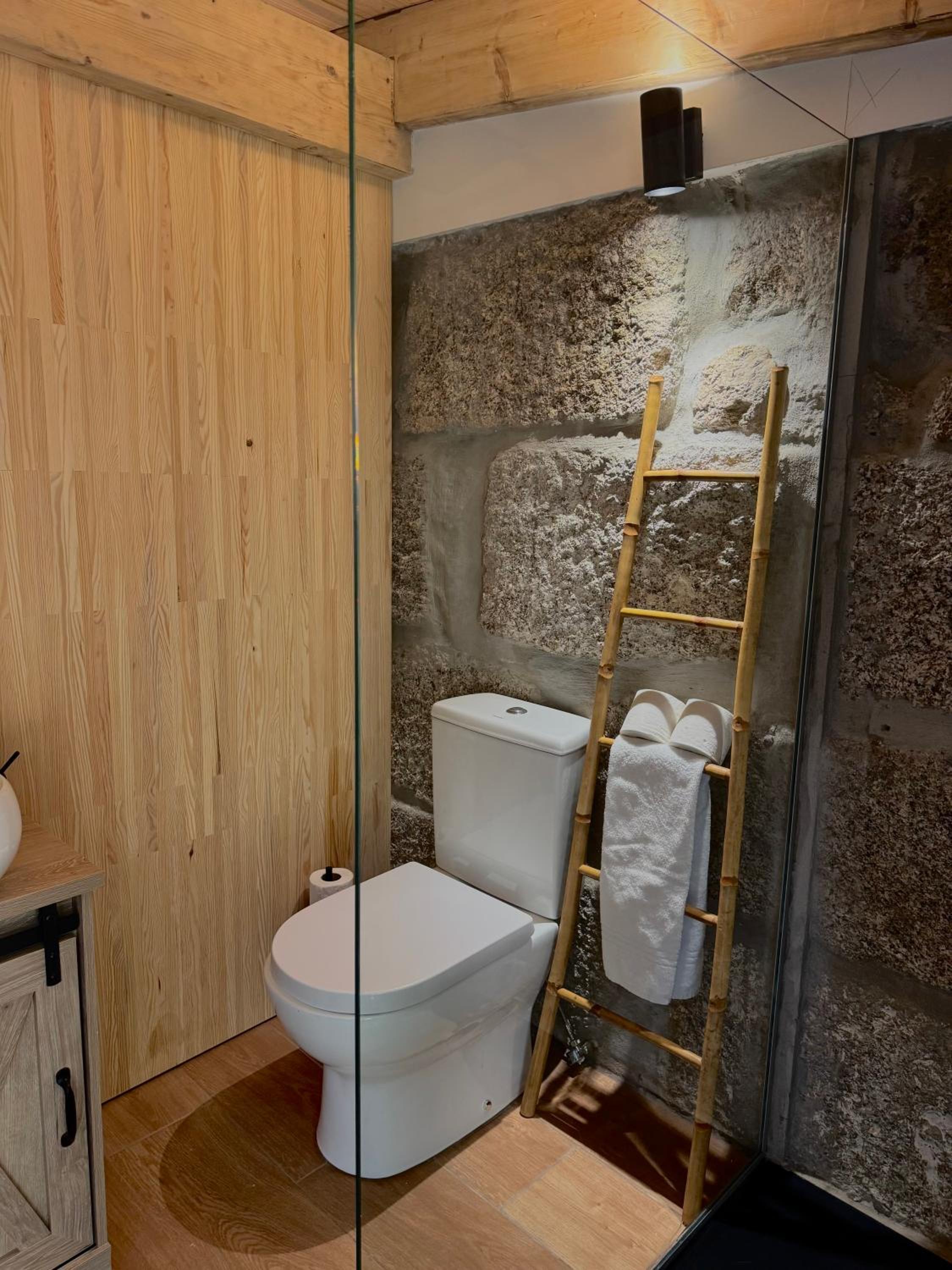One-Bedroom House - Photo 9