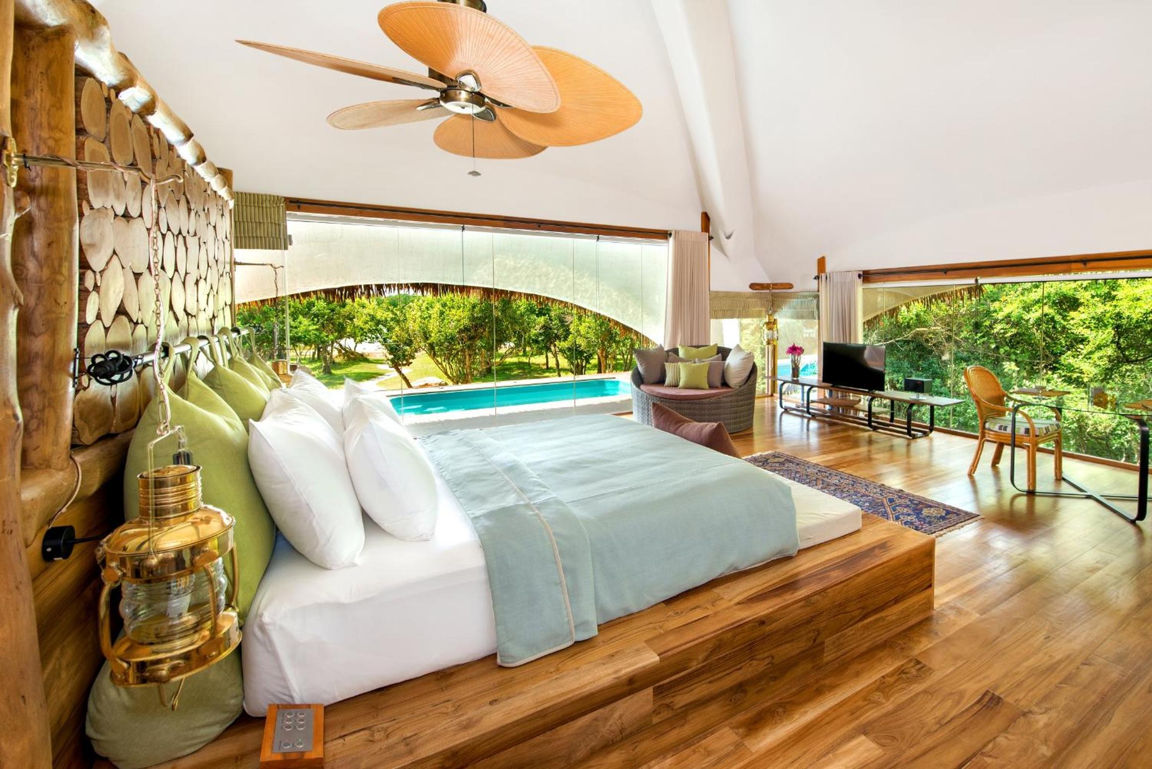 All Inclusive Luxury Cabin with Private Plunge Pool & One Game Drive photo 3