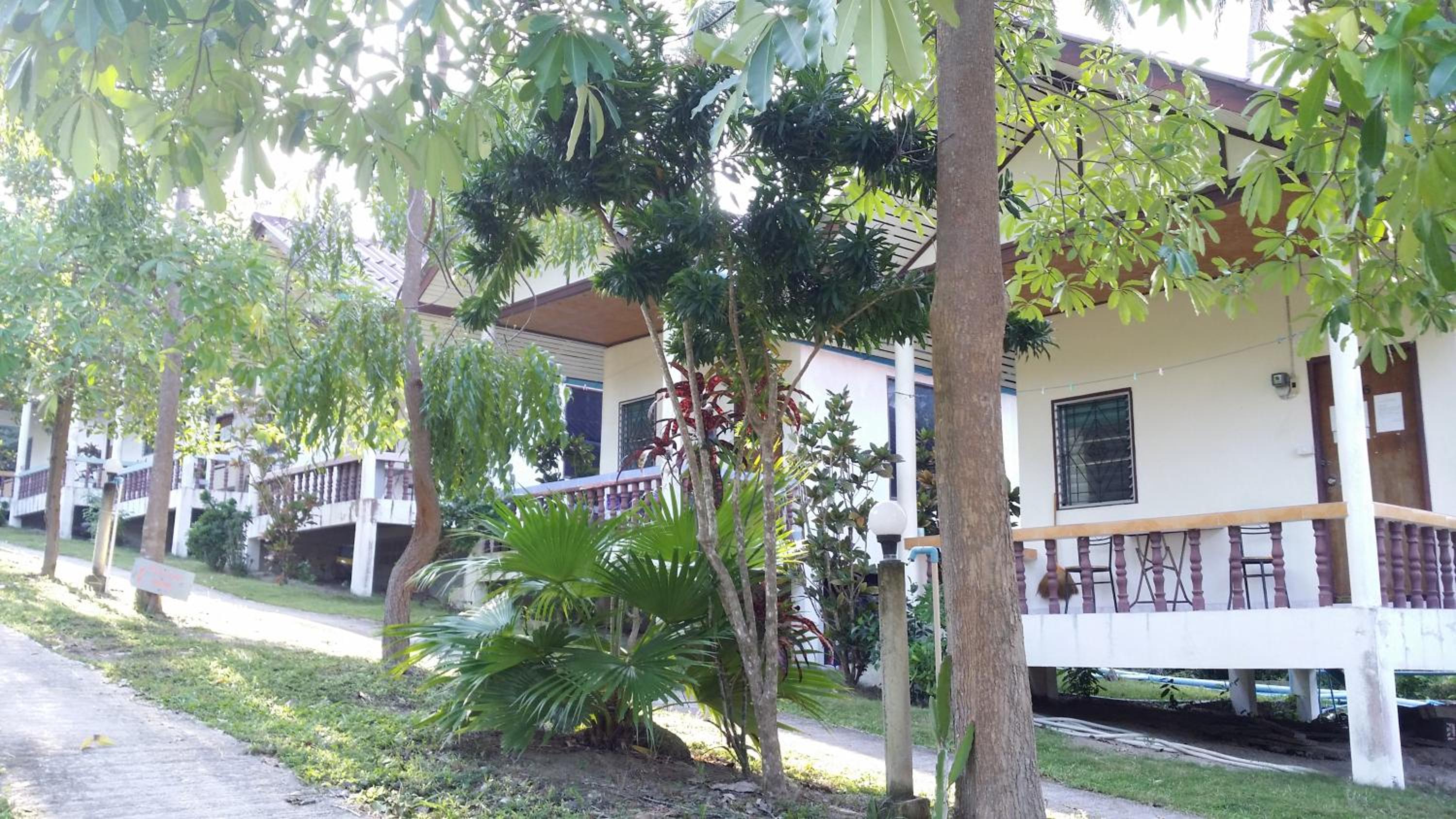 Triple Bungalow with Fan photo 2