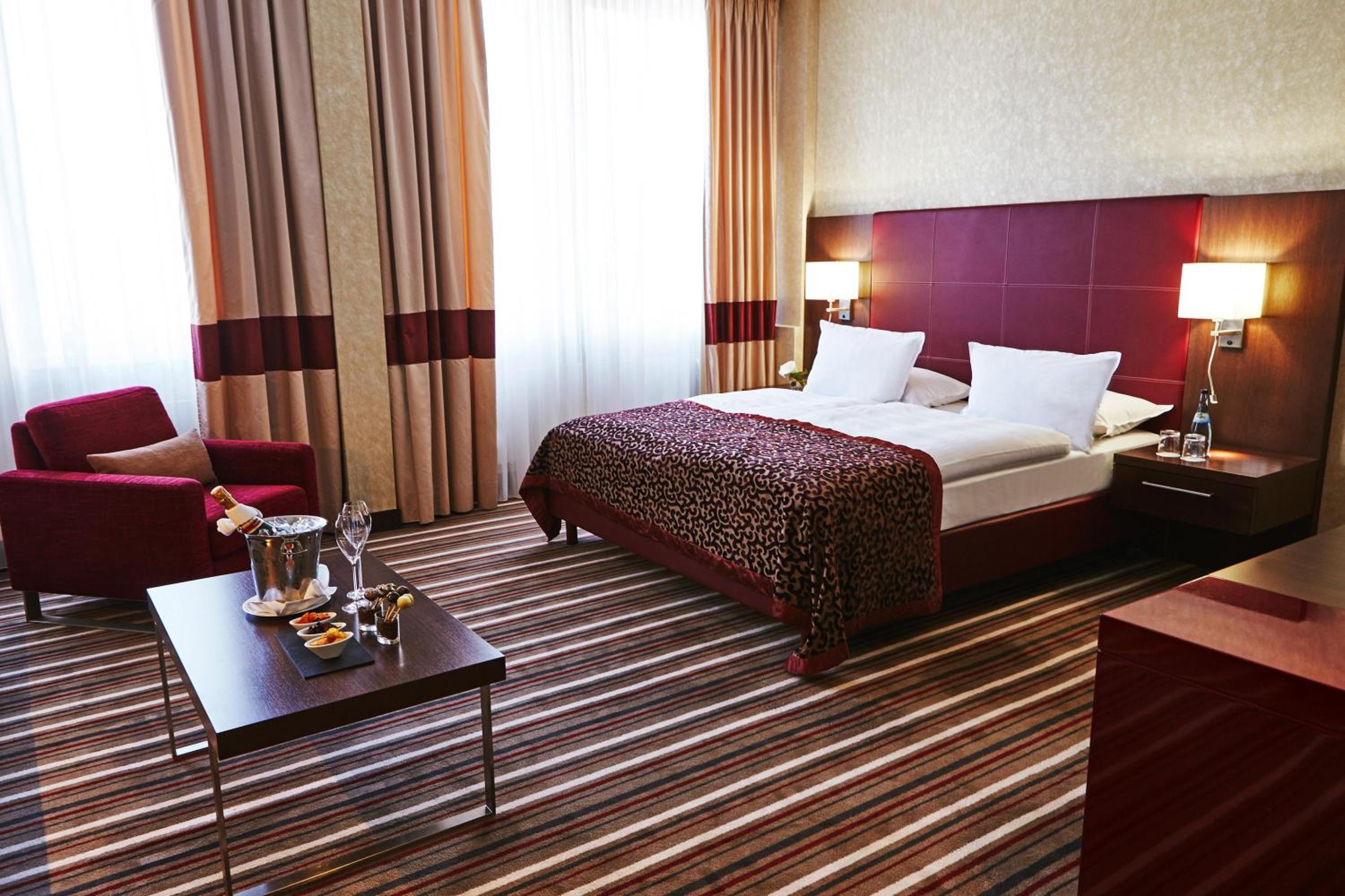 Deluxe Room - Photo 6