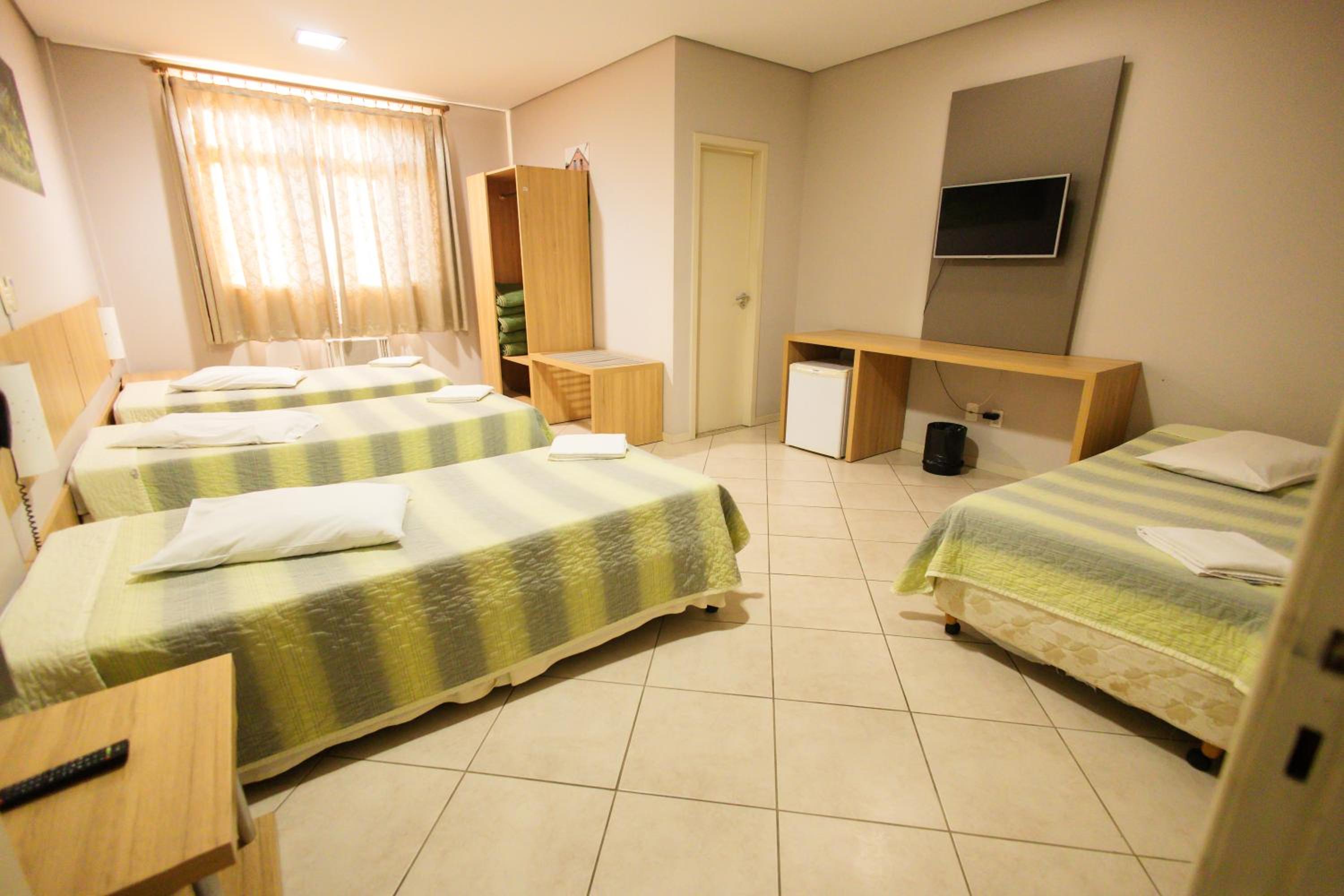 Standard Quadruple Room - Photo 2