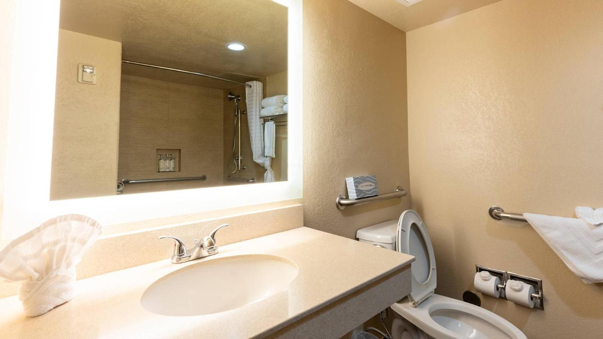 Standard Queen Room