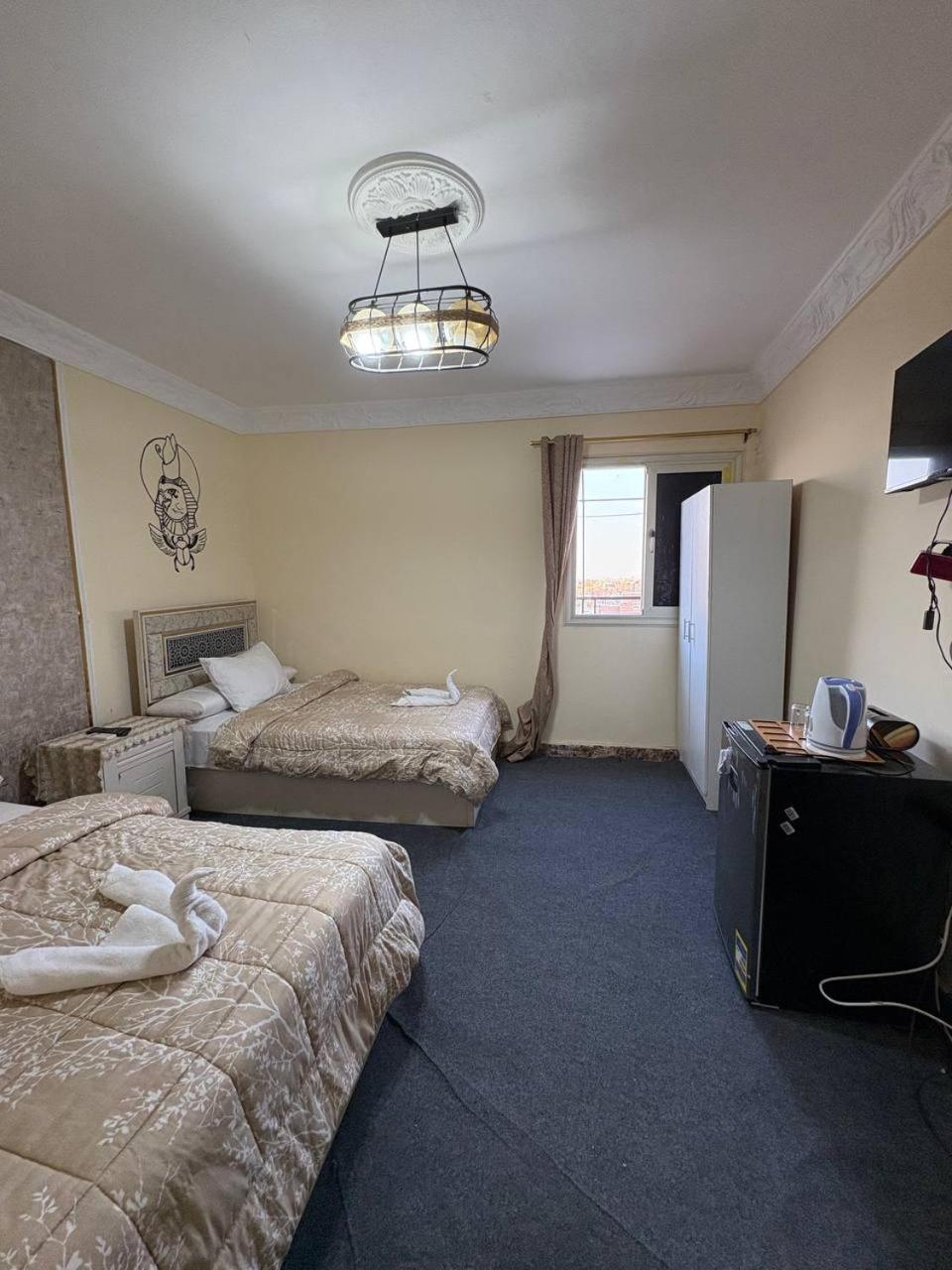 Standard Twin Room with Mountain View