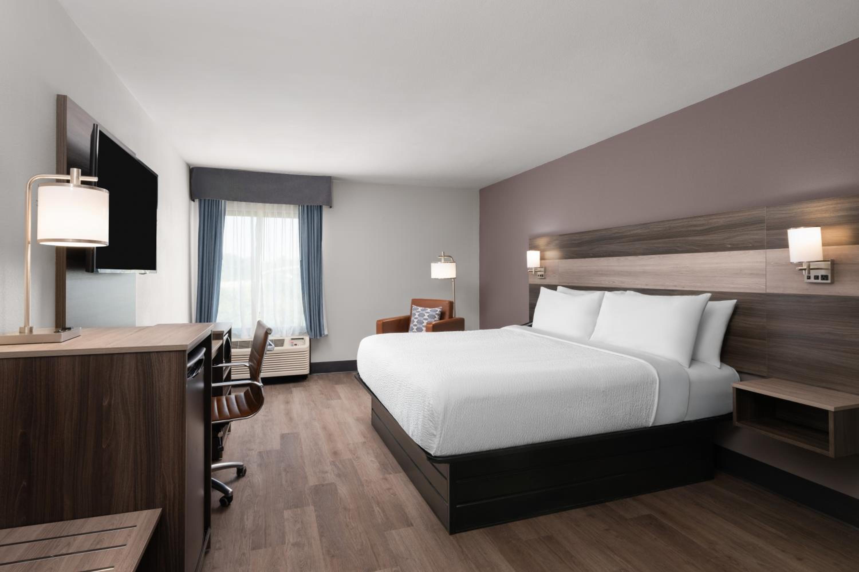 Standard King Room - Photo 2