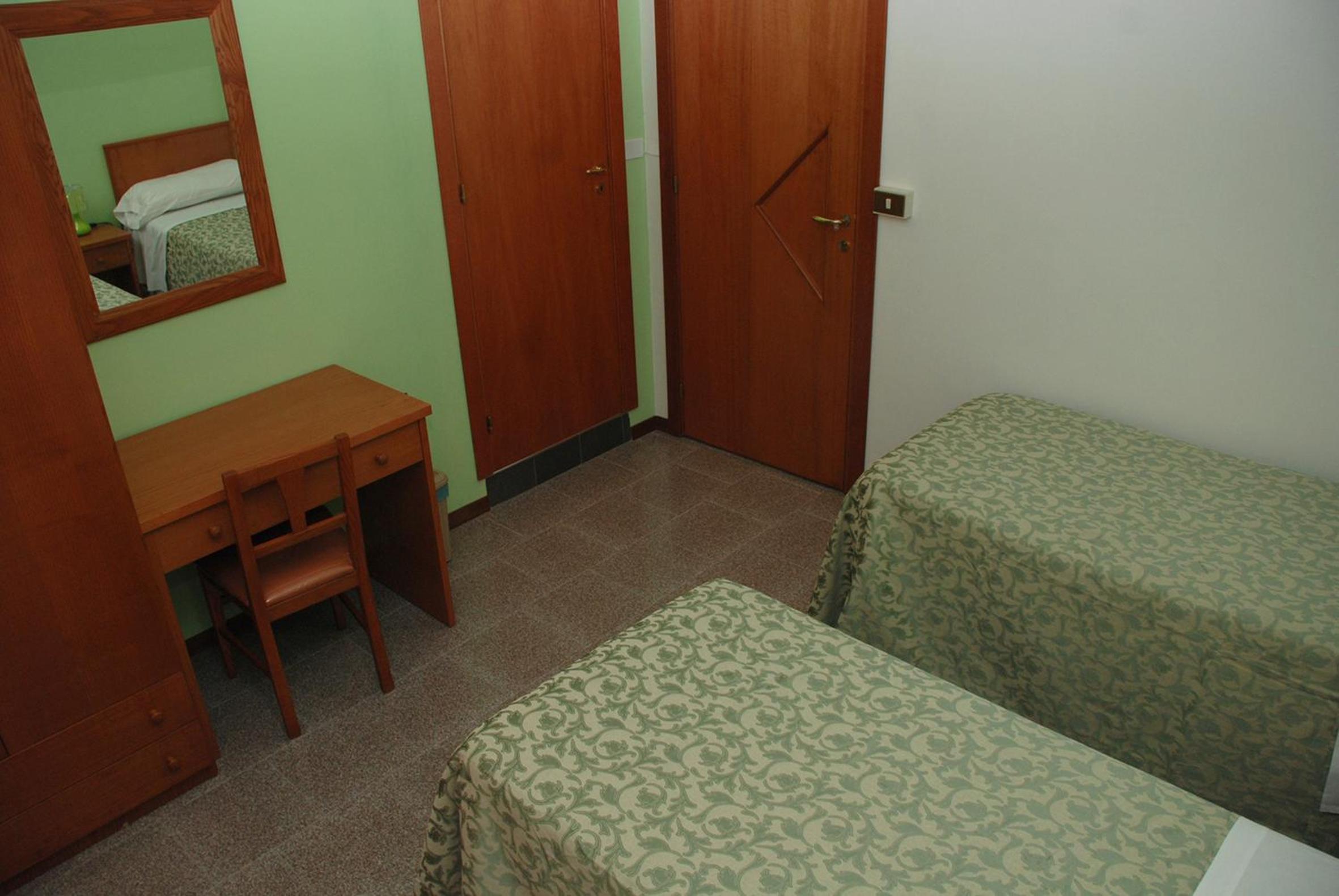 Twin Room photo 2