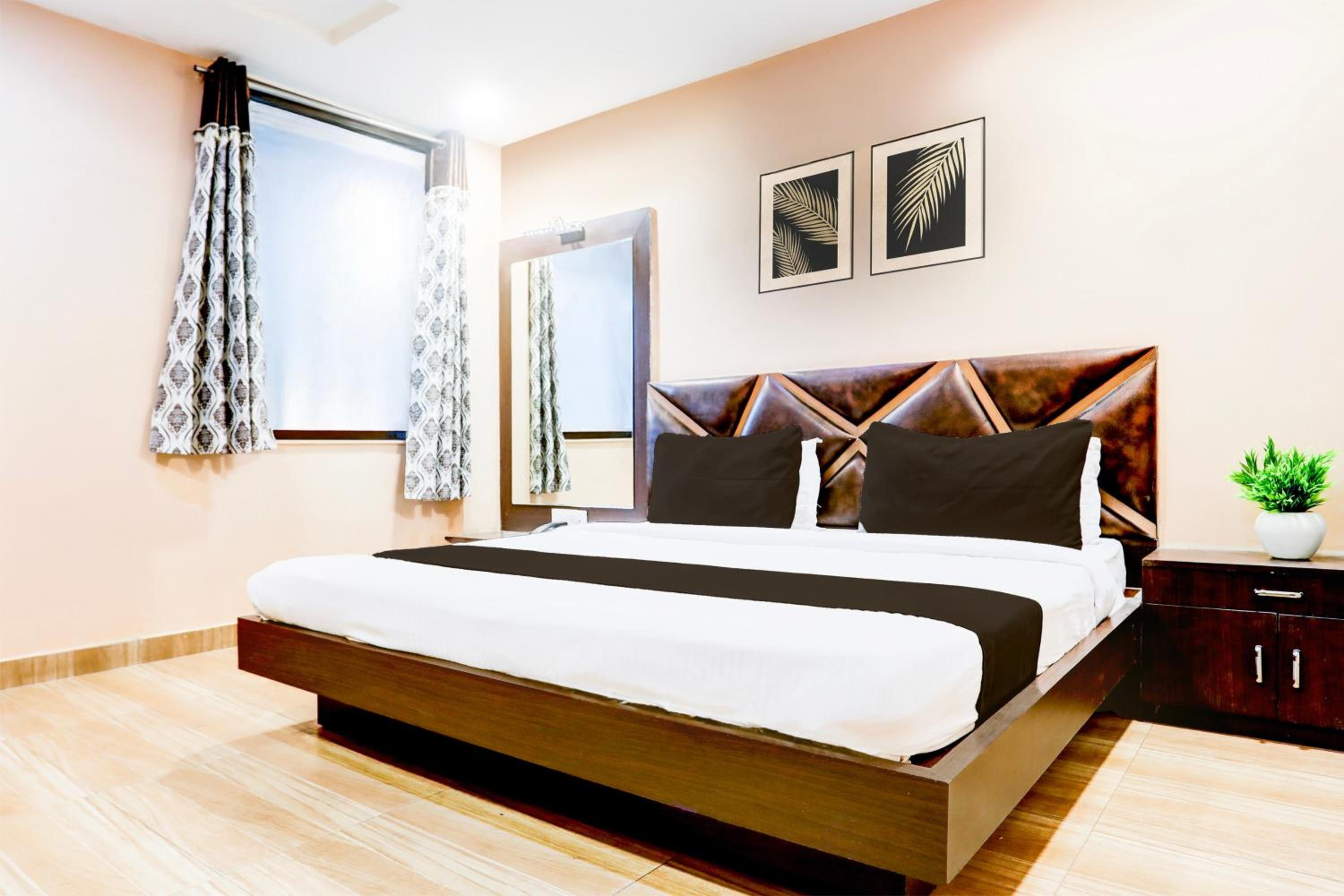 Triple Room with Bath photo 1