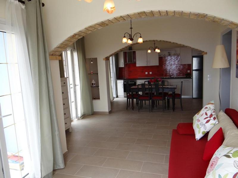 Three-Bedroom House photo 3