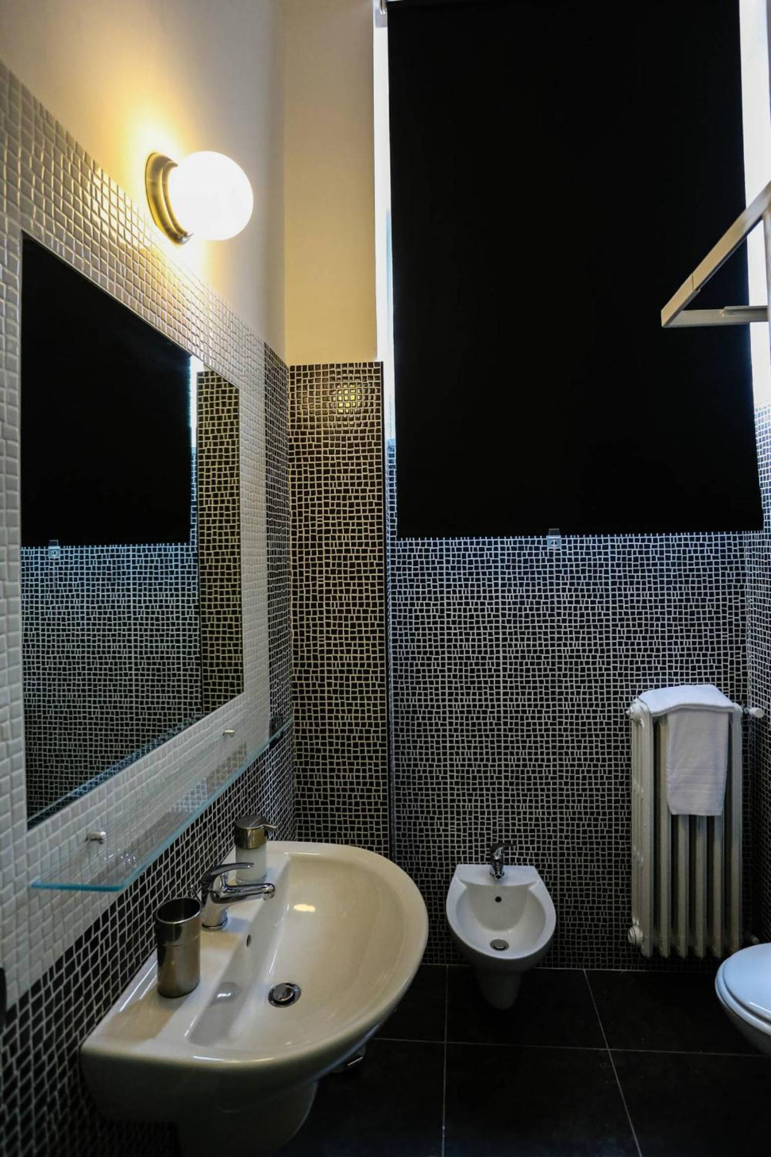 Double Room - Photo 4