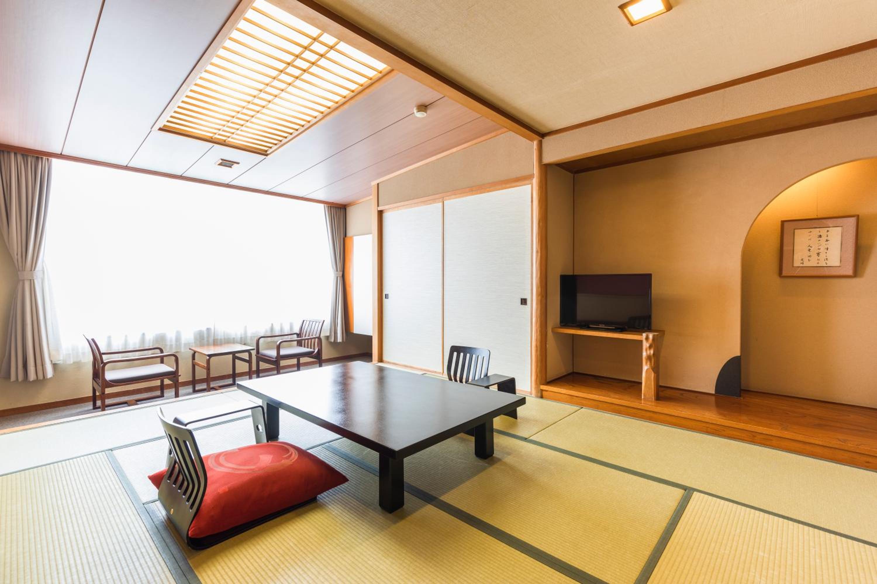 Japanese-style Room with 10 Tatami Non-Smoking + Buffet Dinner Included (View/Building Assigned on Arrival) - Photo 16