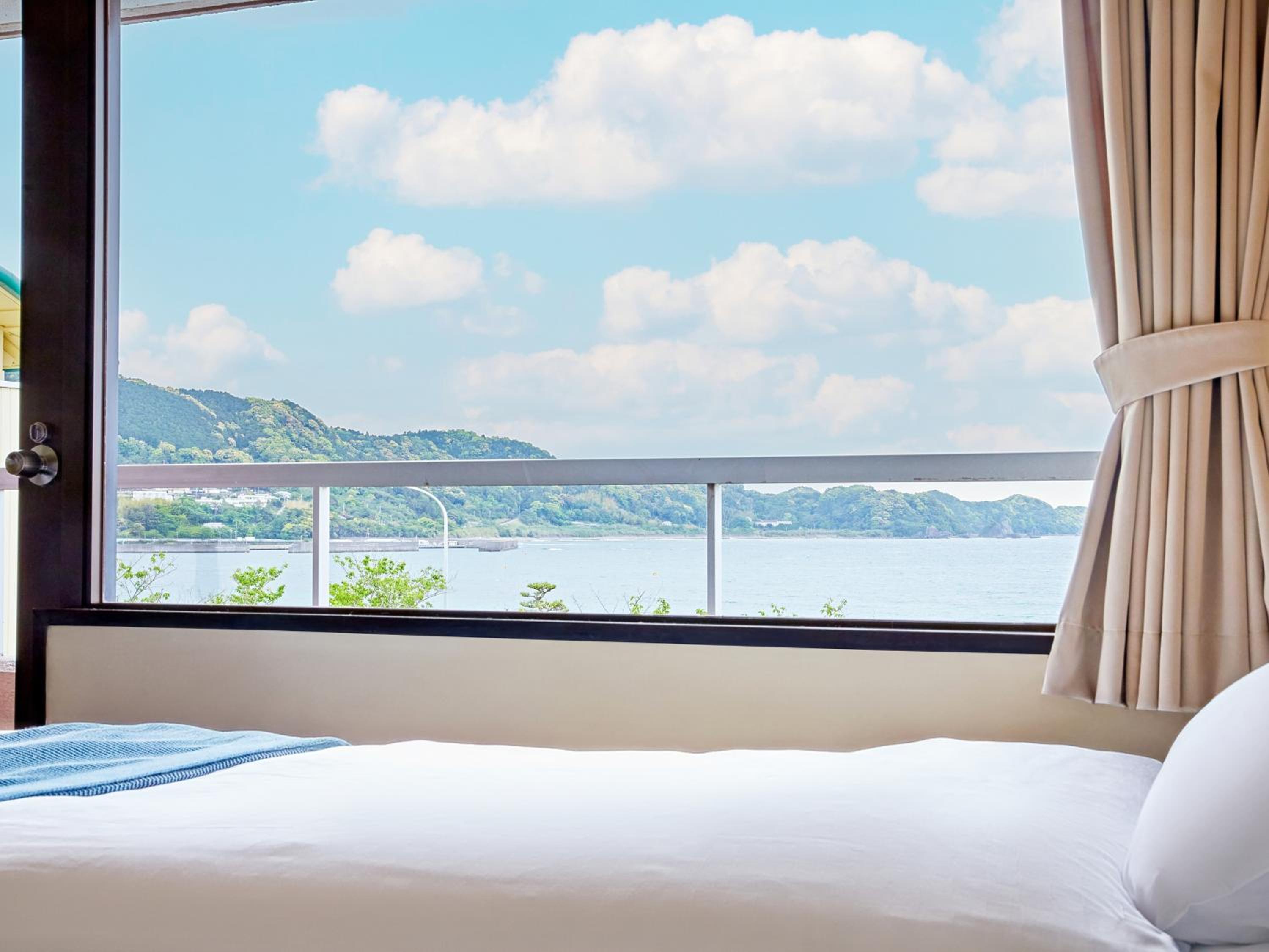Twin Room with Sea View photo 2