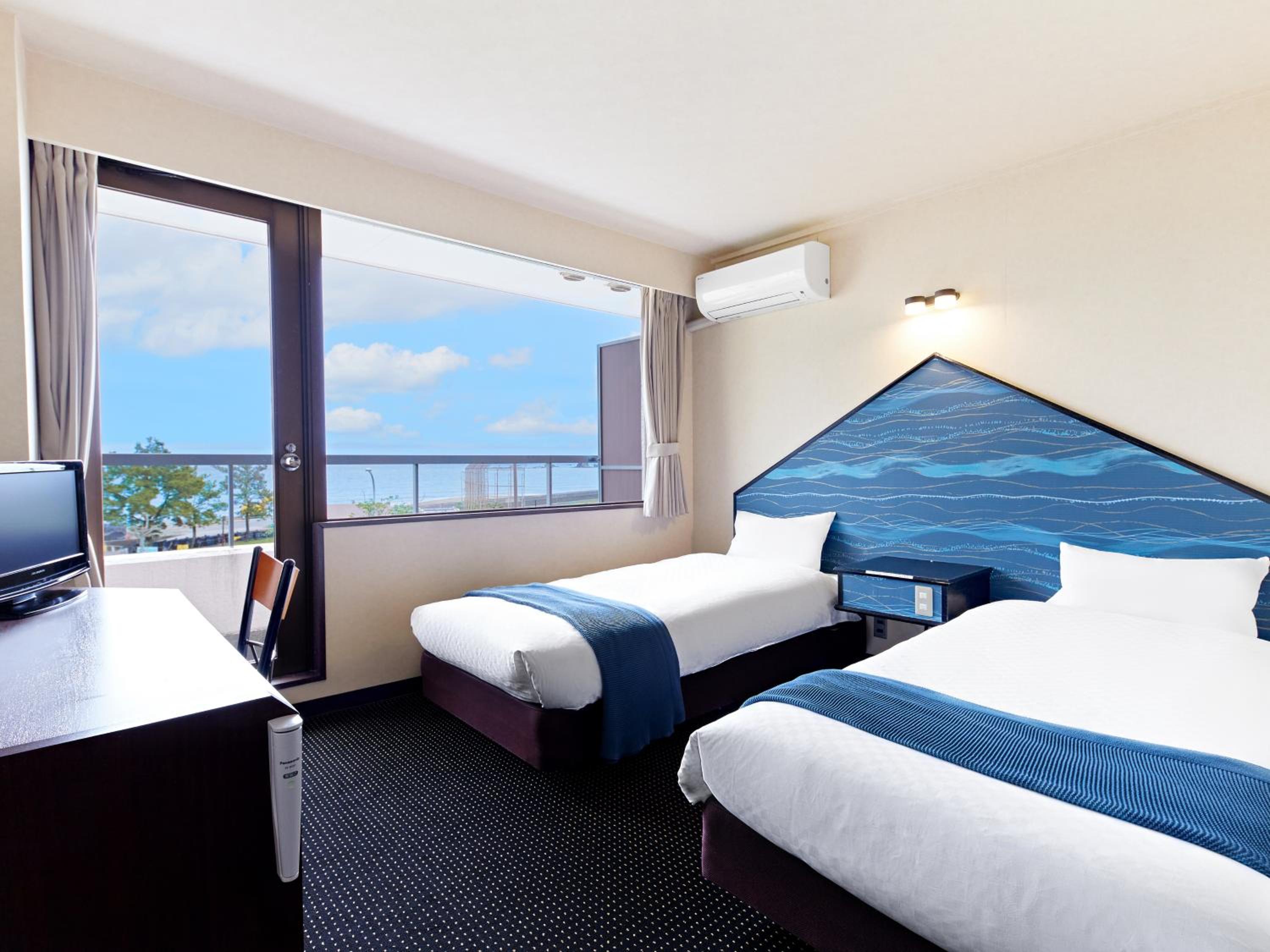 Twin Room with Sea View