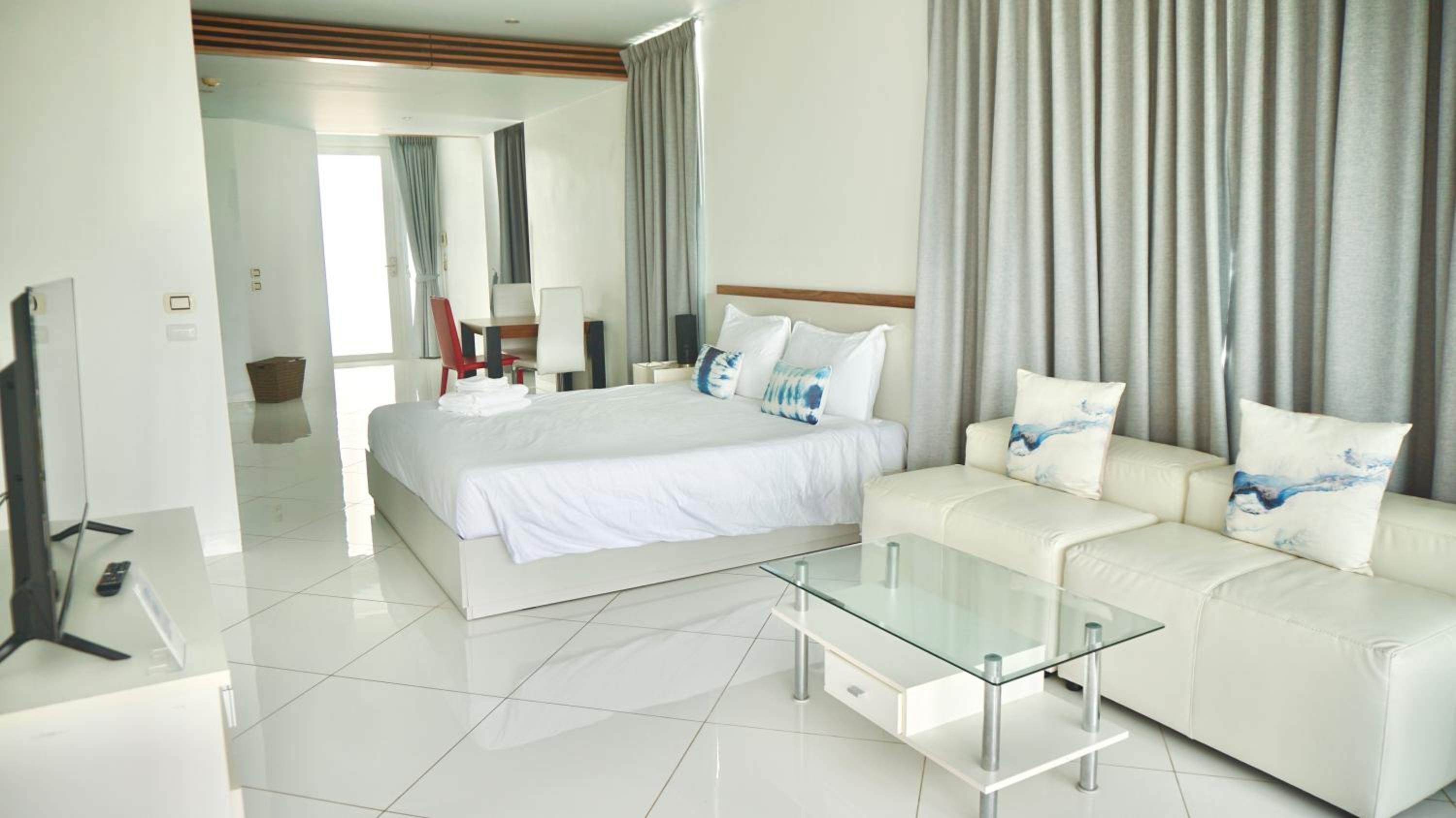 Two-Bedroom Apartment with Private Pool photo 3