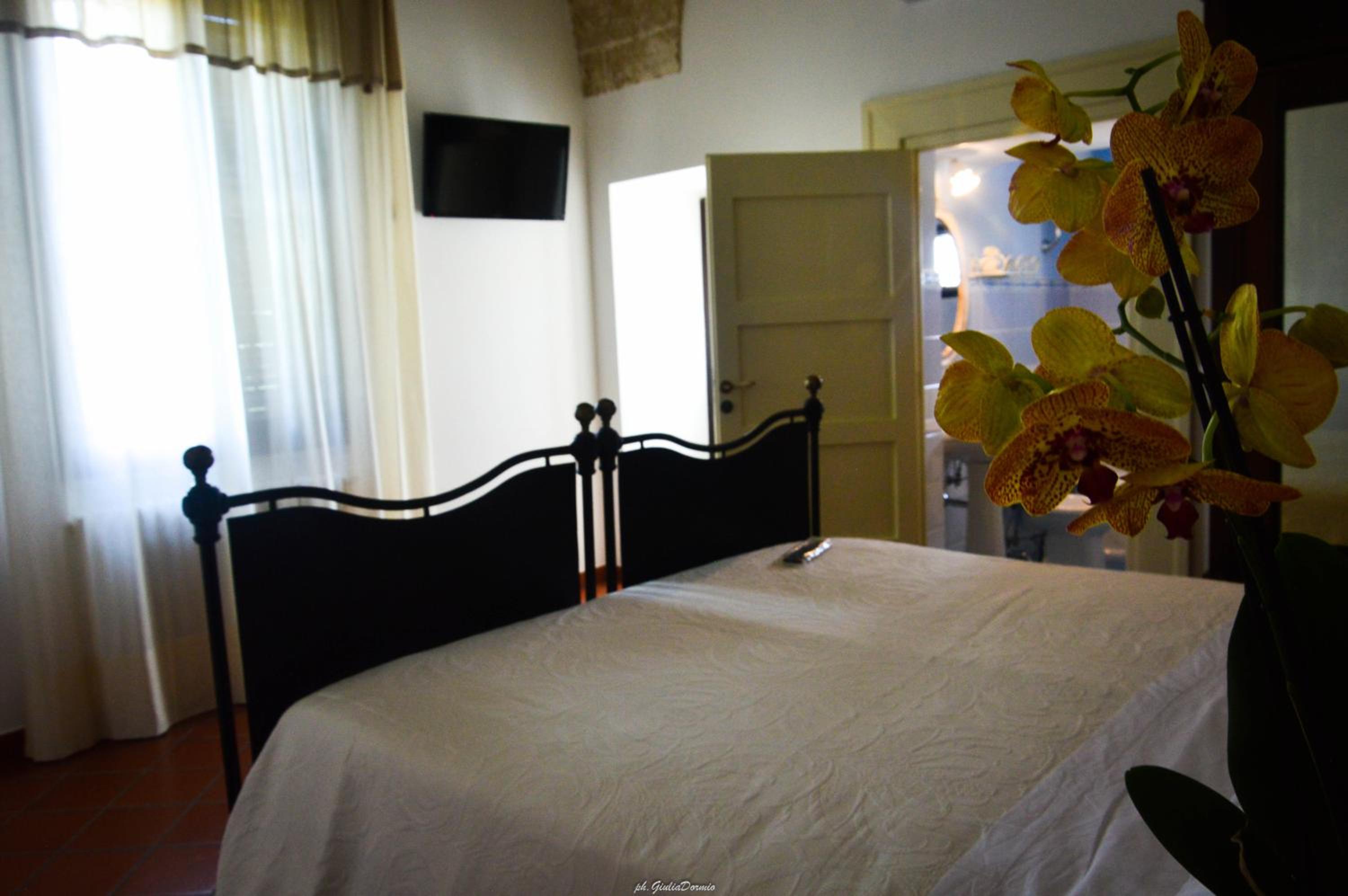 Deluxe Room (2 Adults + 1 Child)