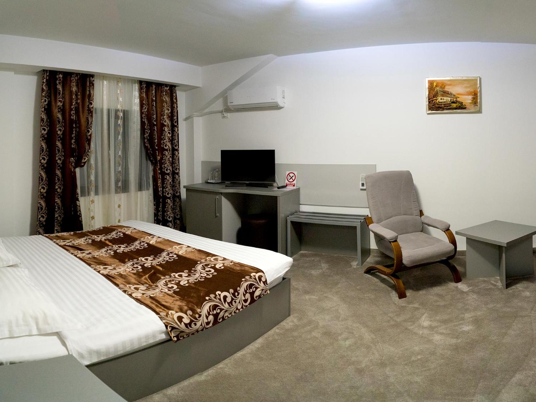 Double Room - Photo 1