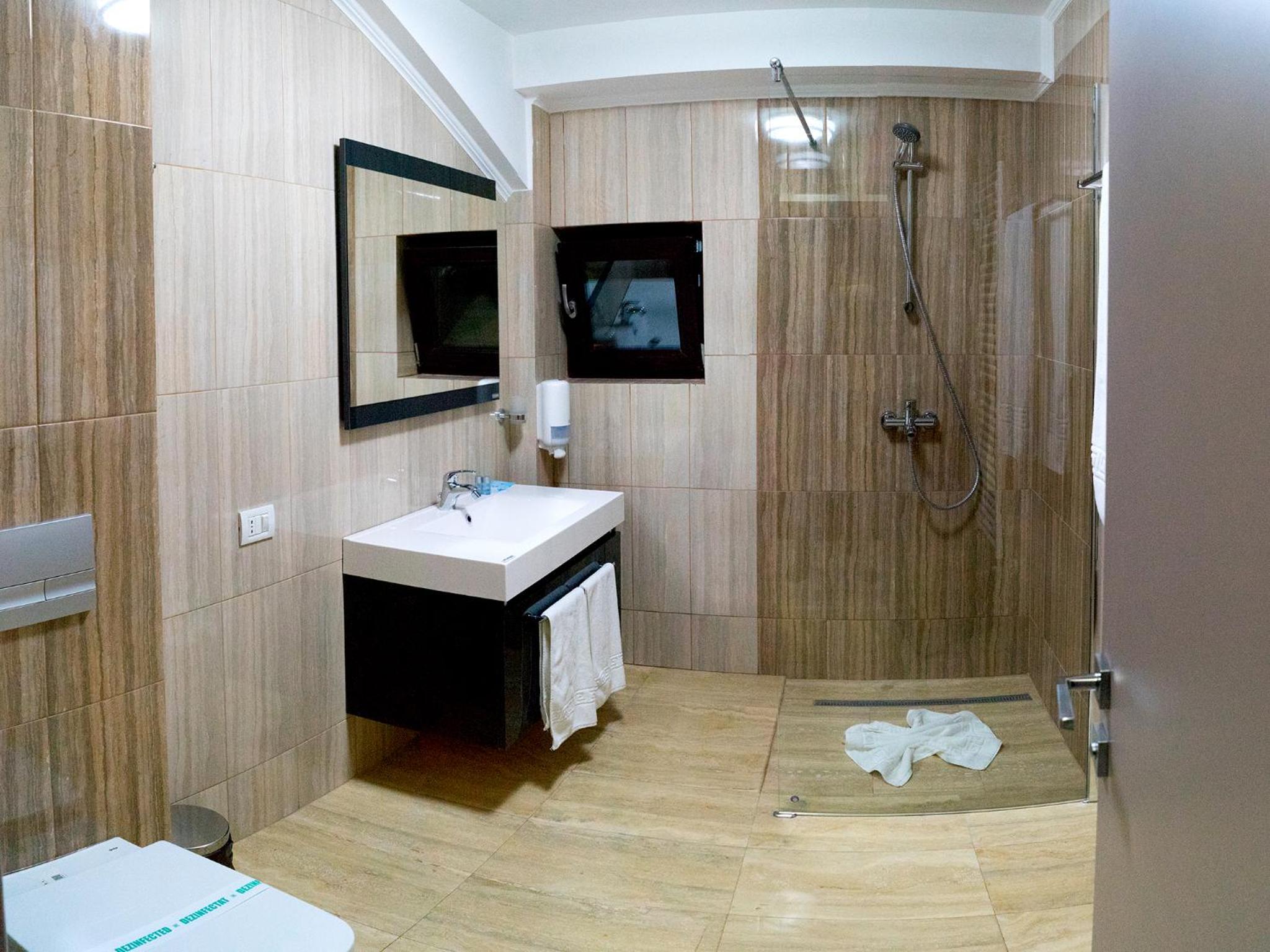 Double Room - Photo 4
