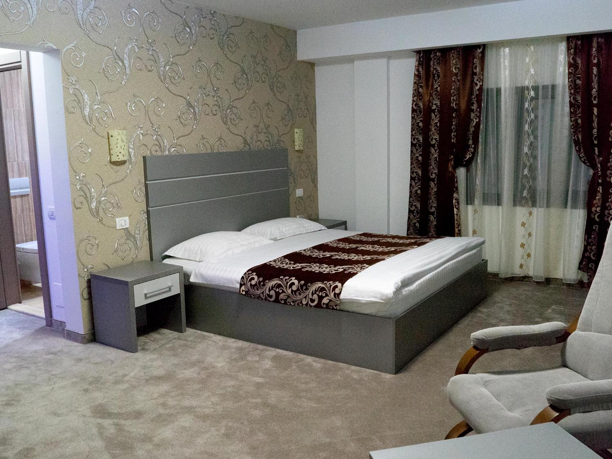 Double Room - Photo 5