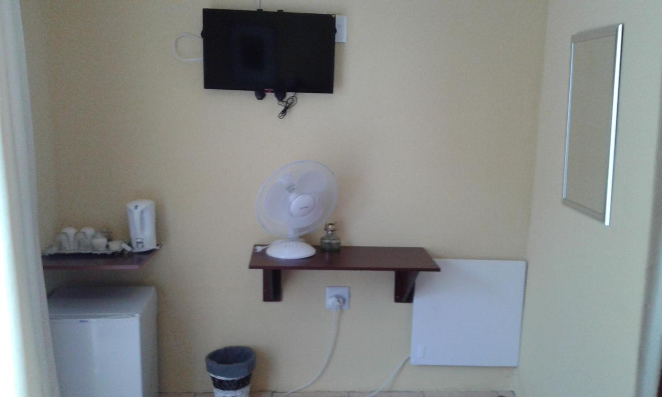 Twin Room - Photo 4