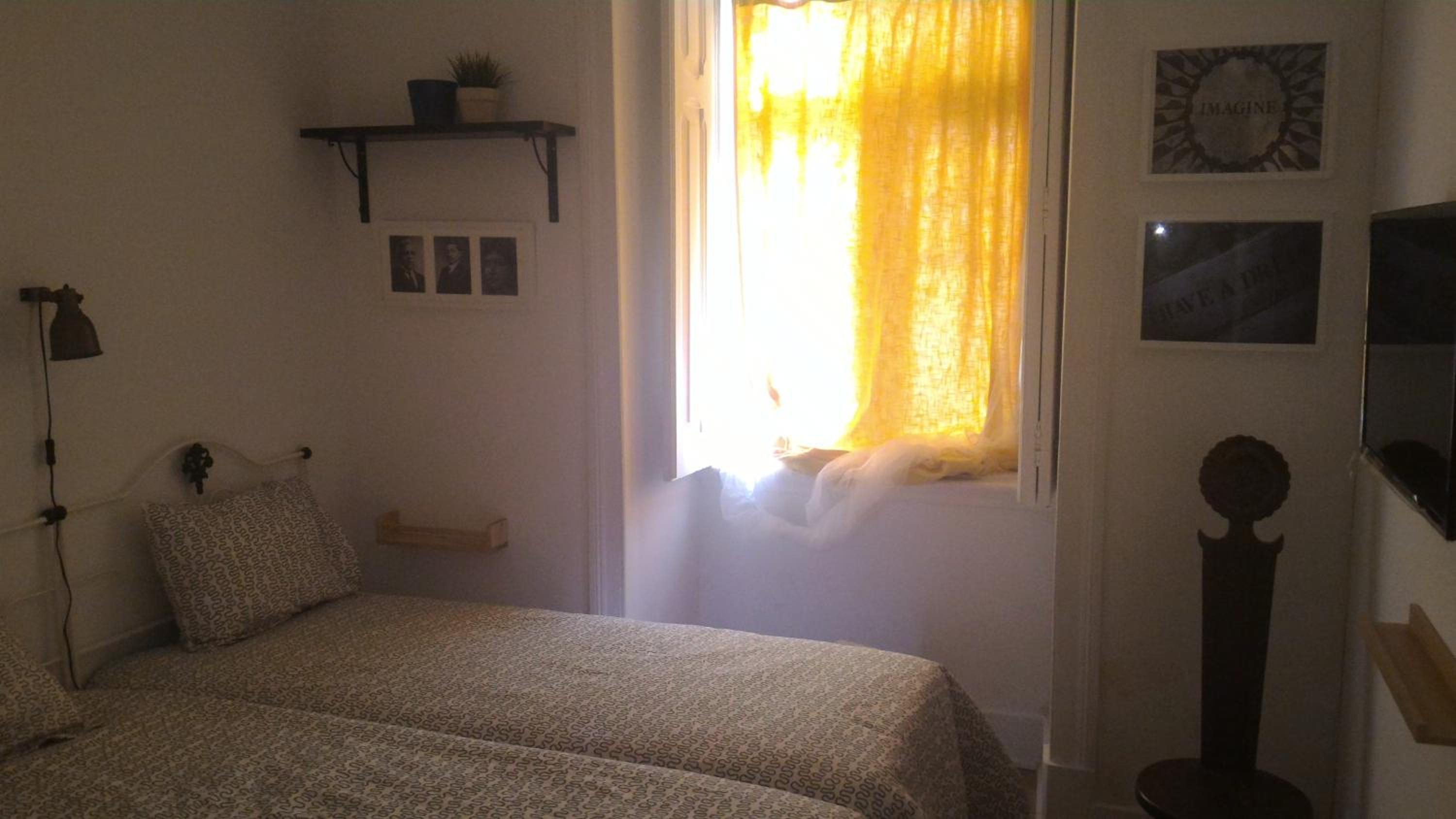 Twin Room with Private External Bathroom photo 1
