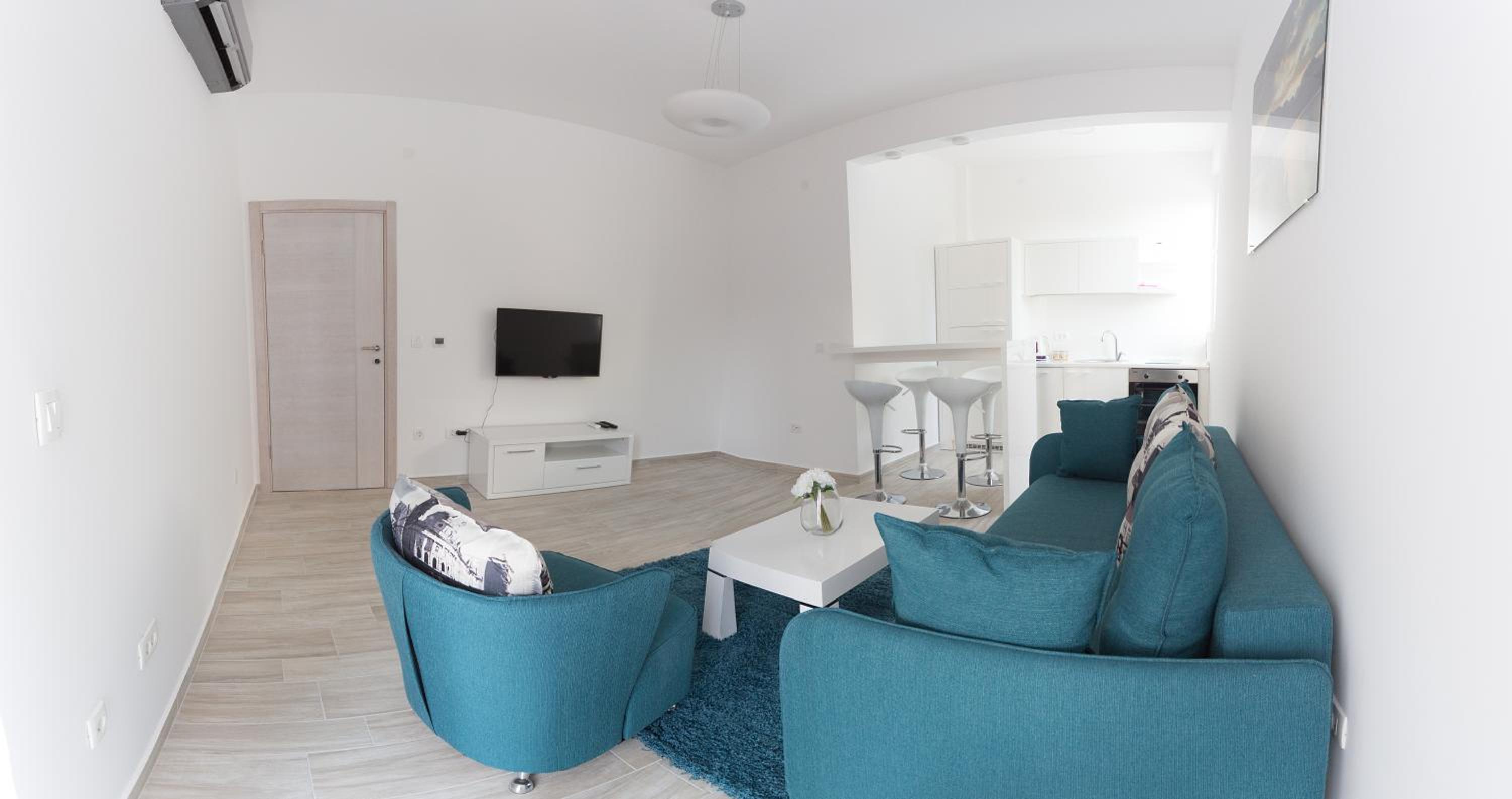 One-Bedroom Apartment with Balcony - Photo 1