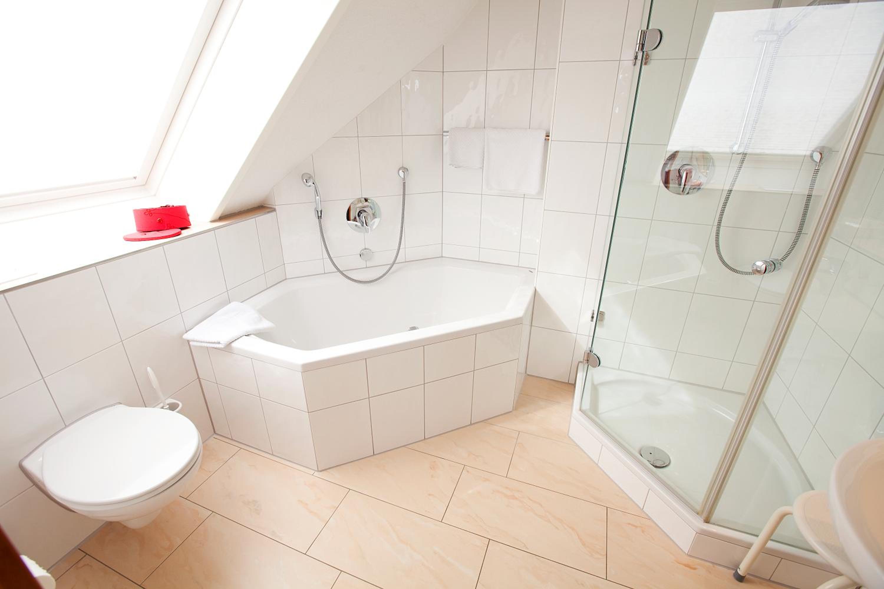 Deluxe Double or Twin Room - Photo 5
