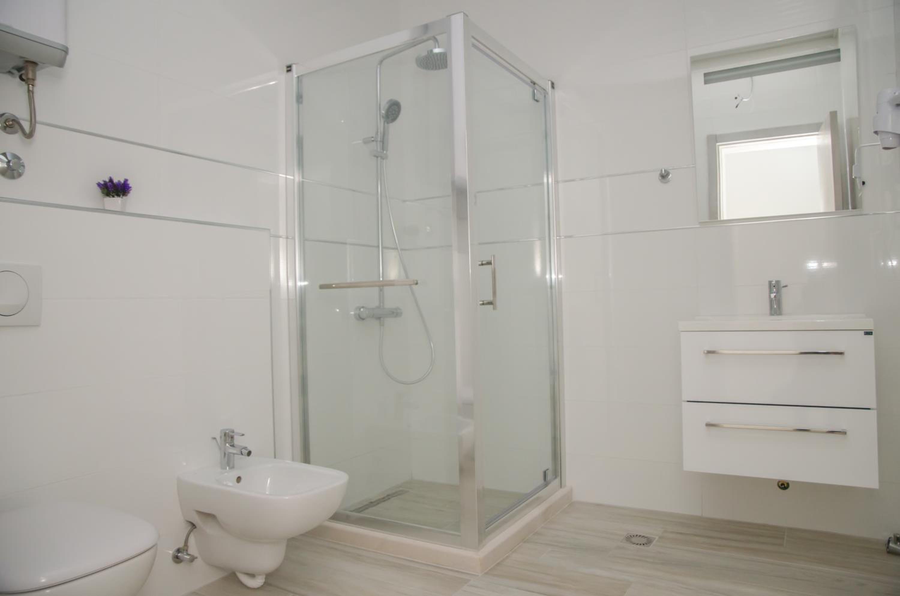 One-Bedroom Apartment with Balcony - Photo 4