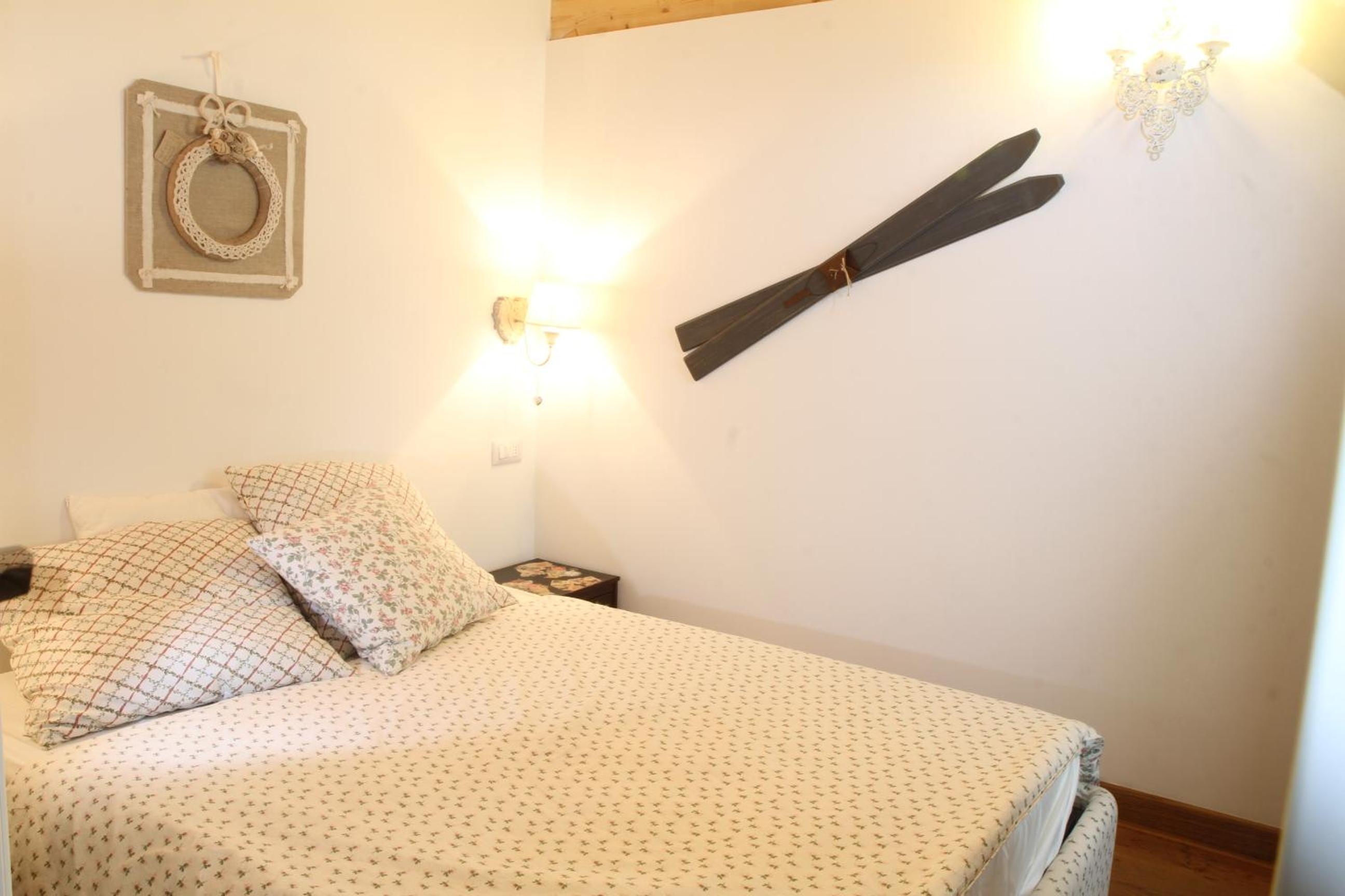 Two-Bedroom House photo 3