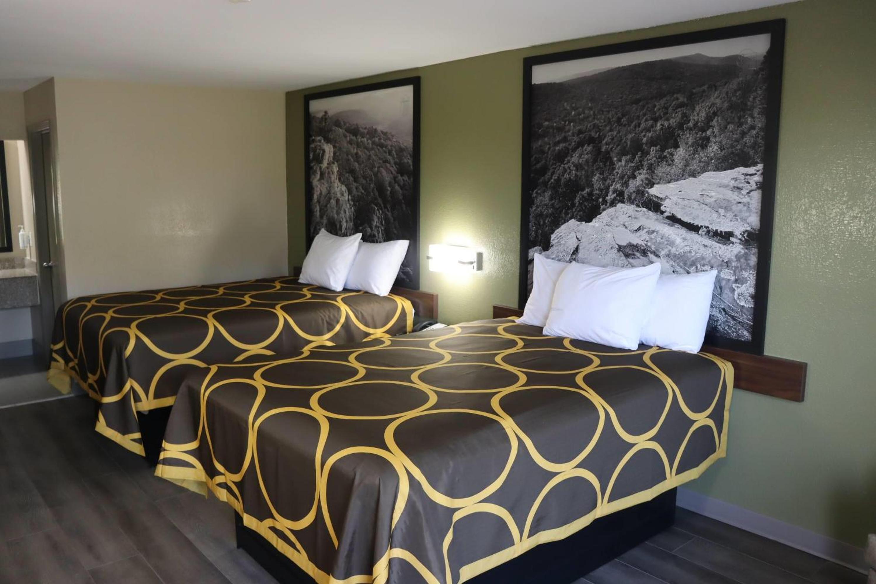 Queen Room with Two Queen Beds - Non-Smoking