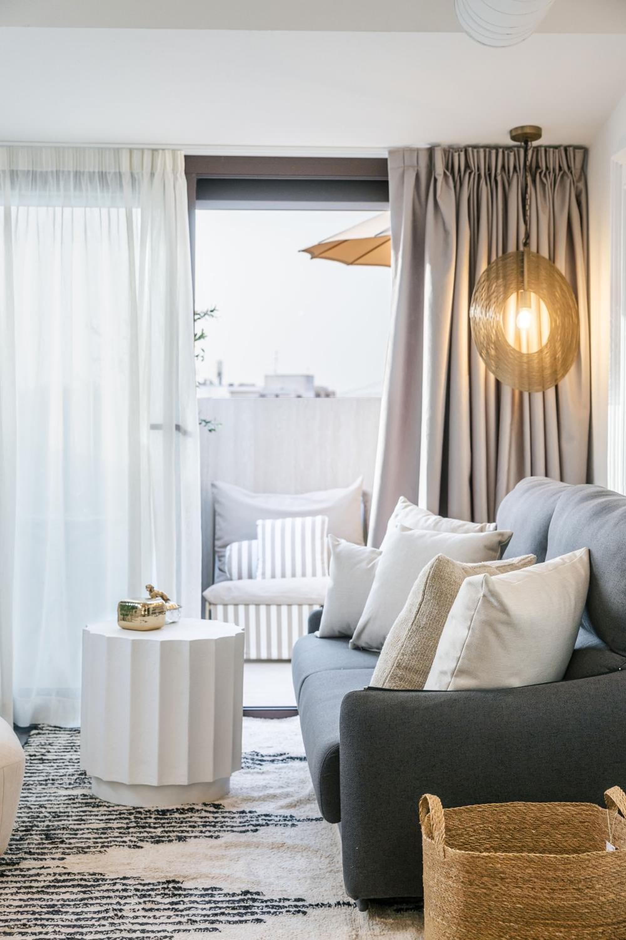 One-Bedroom Apartment with Rooftop Spa Bath