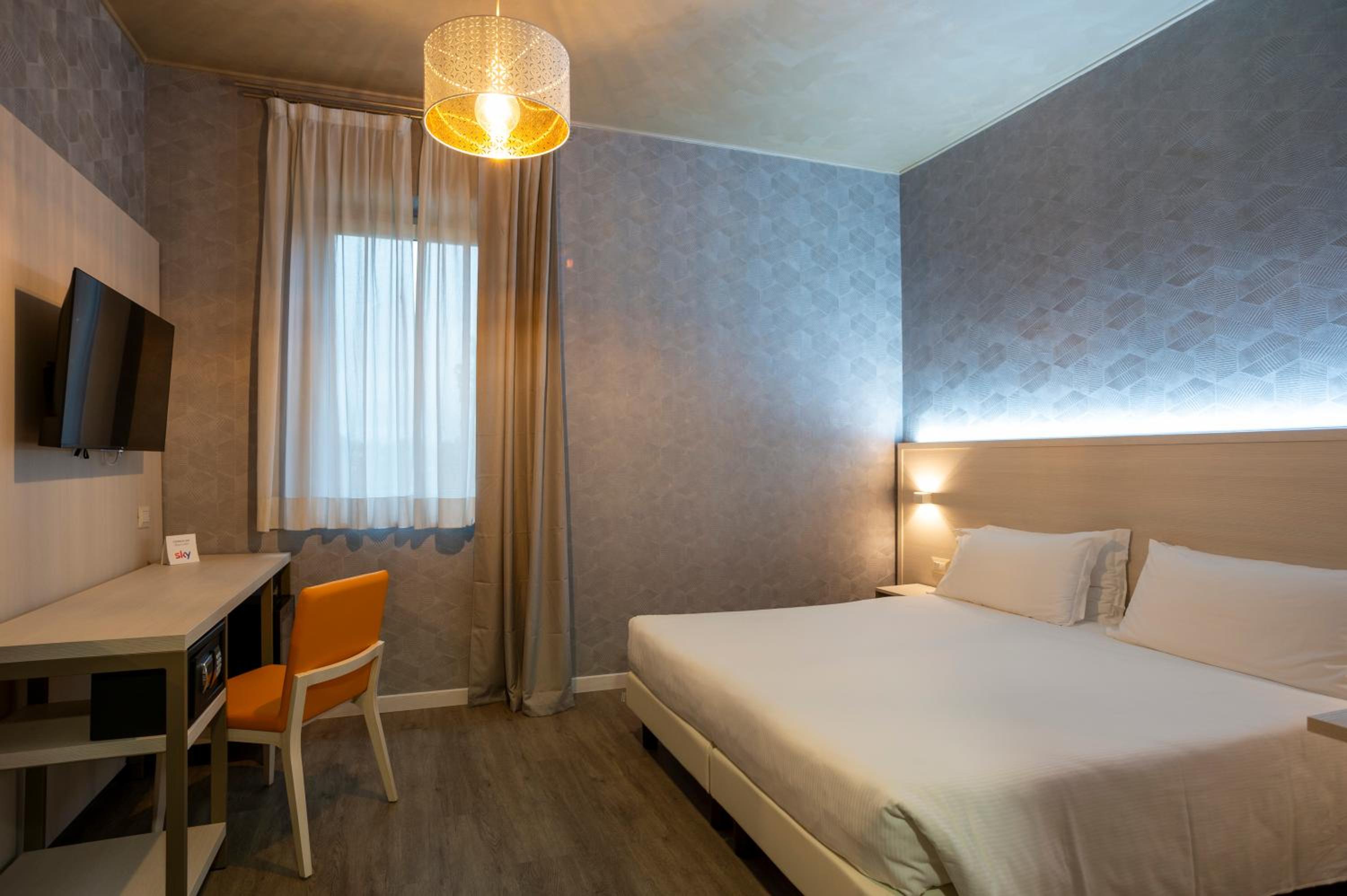 Deluxe Double or Twin Room photo 3