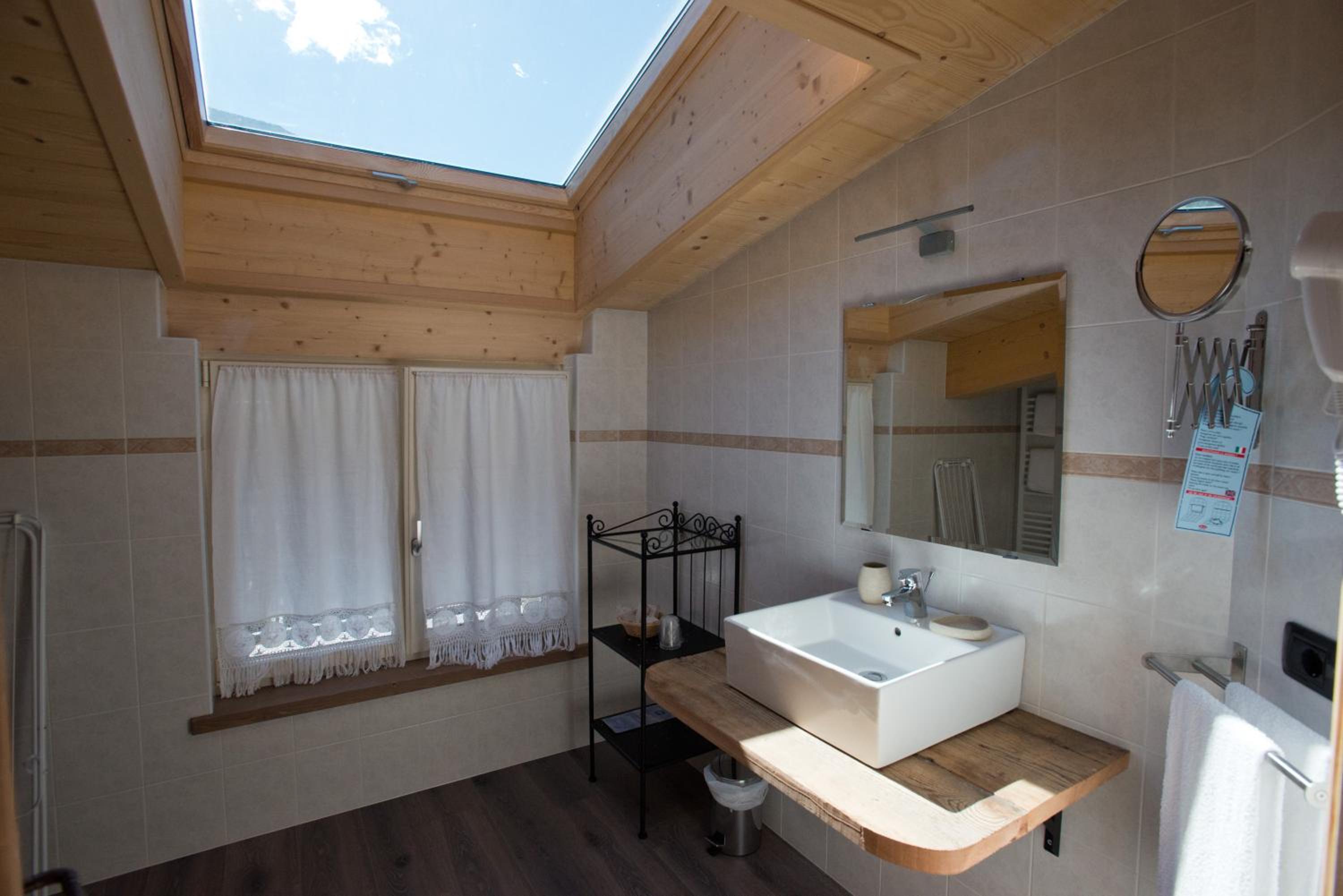 Deluxe Double or Twin Room - Annex - Photo 2